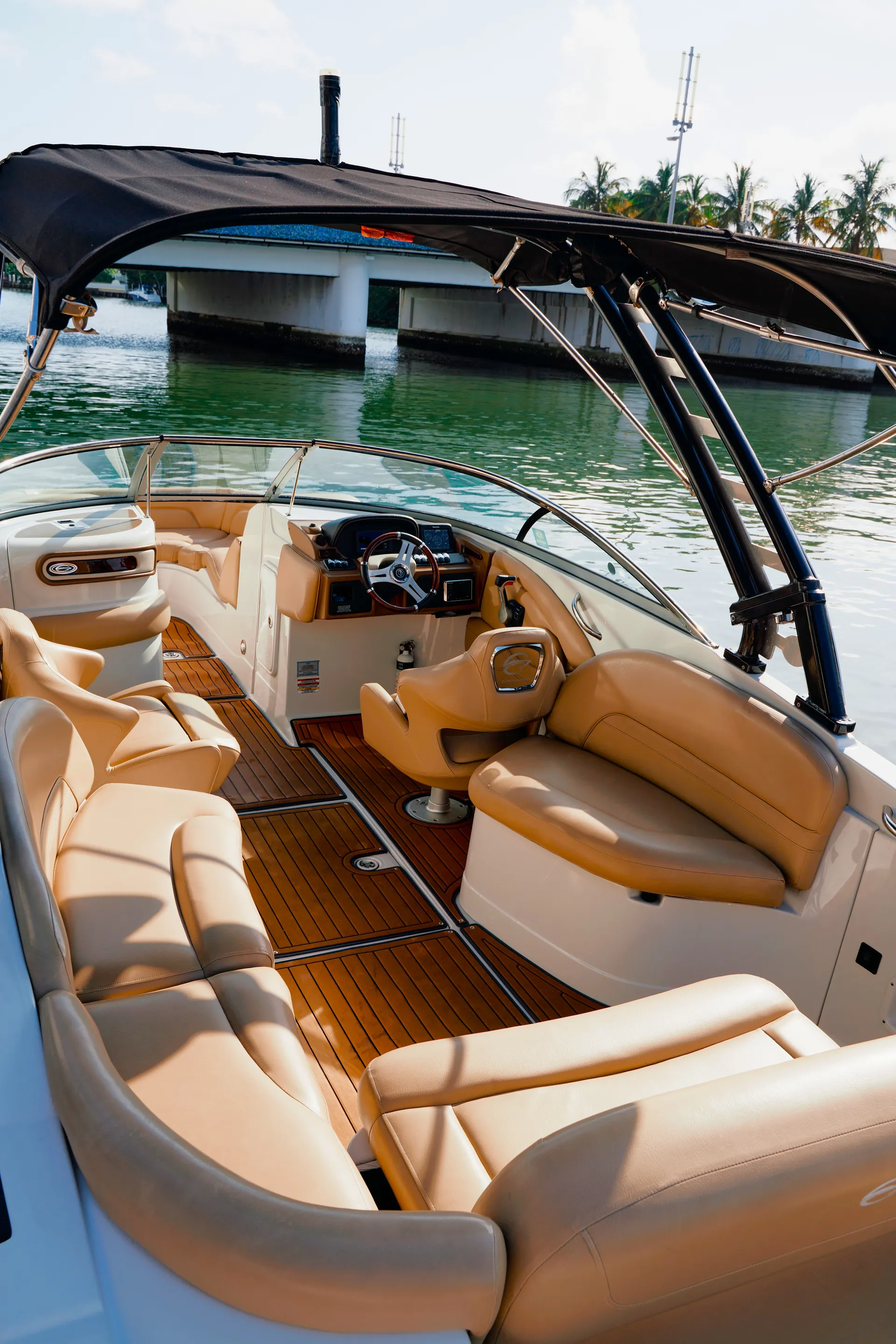 1 HOUR FREE  Spectacular Sandbar / Skyline Miami Boat Tour -