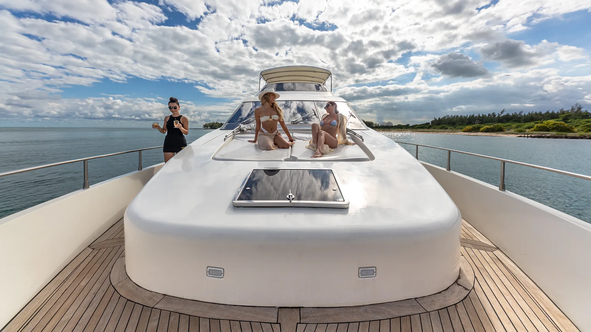 Azimut Flybridge in Miami Beach, FL — photo 10