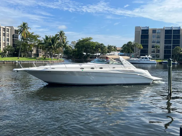 Rent a Sea Ray Boats cruiser in Deerfield Beach, FL near me