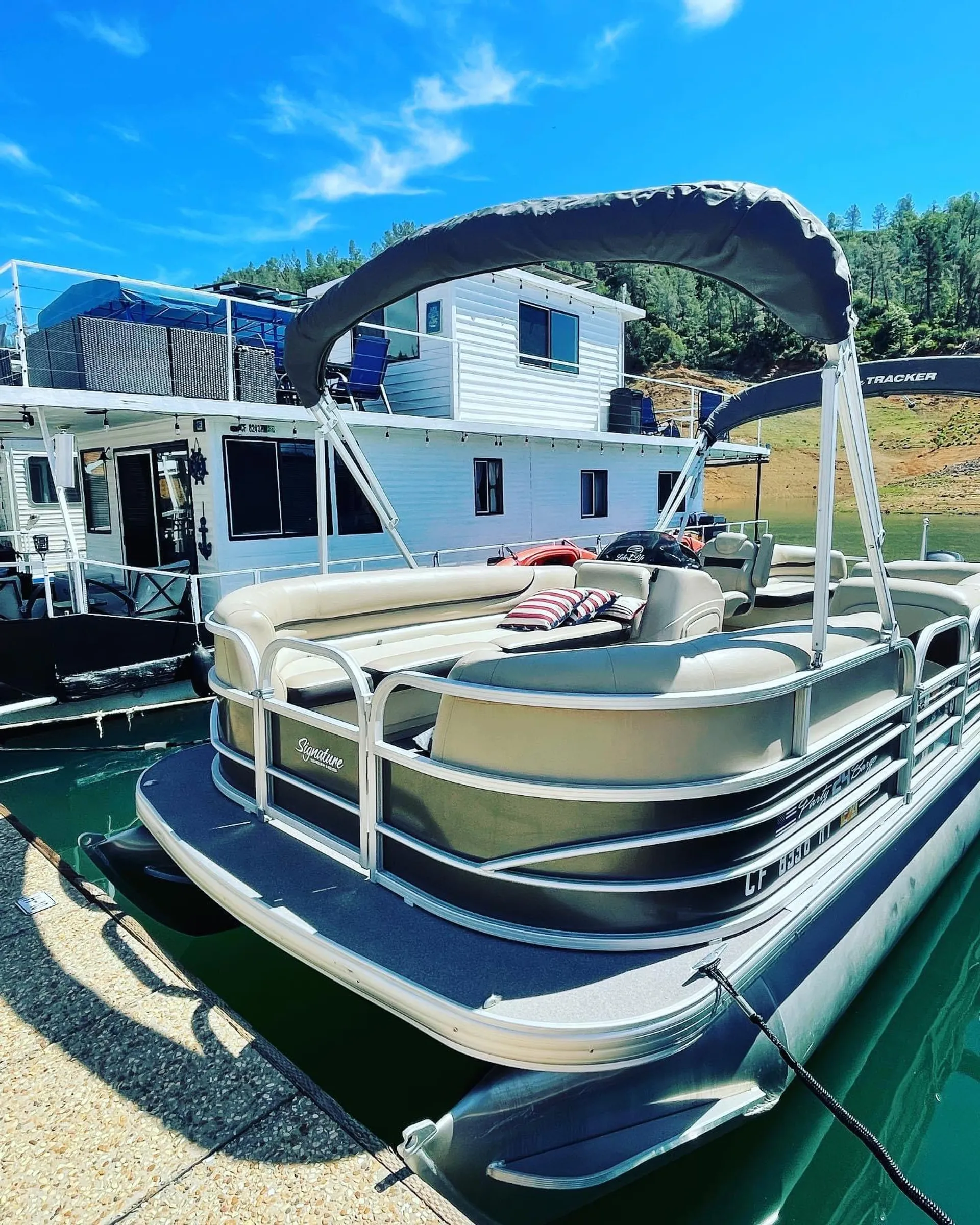 200 HP 24’ Tritoon Party Barge