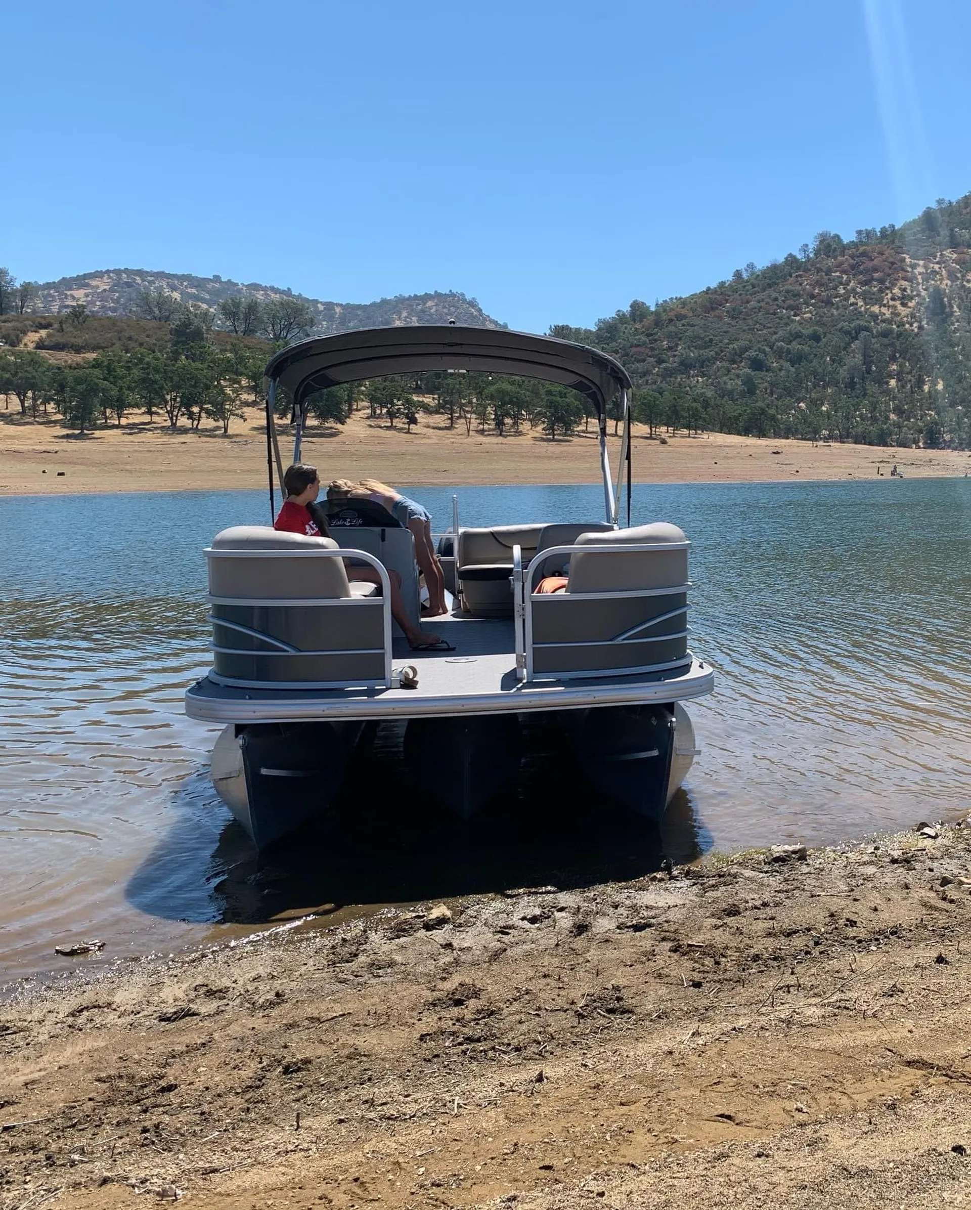 200 HP 24’ Tritoon Party Barge