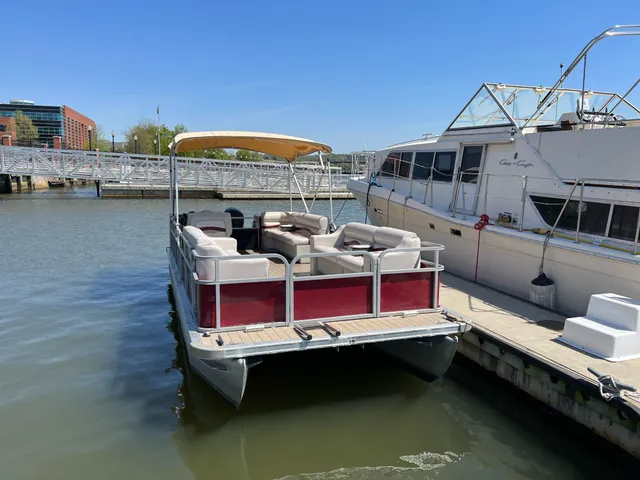 Rent a Odyssey Pontoons pontoon in Arlington, VA near me