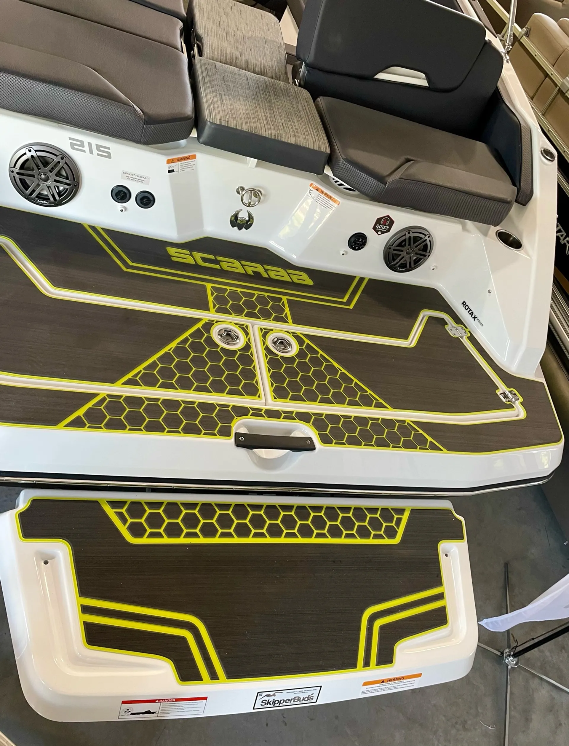 2023 scarab 215 ID Atomic Yellow 