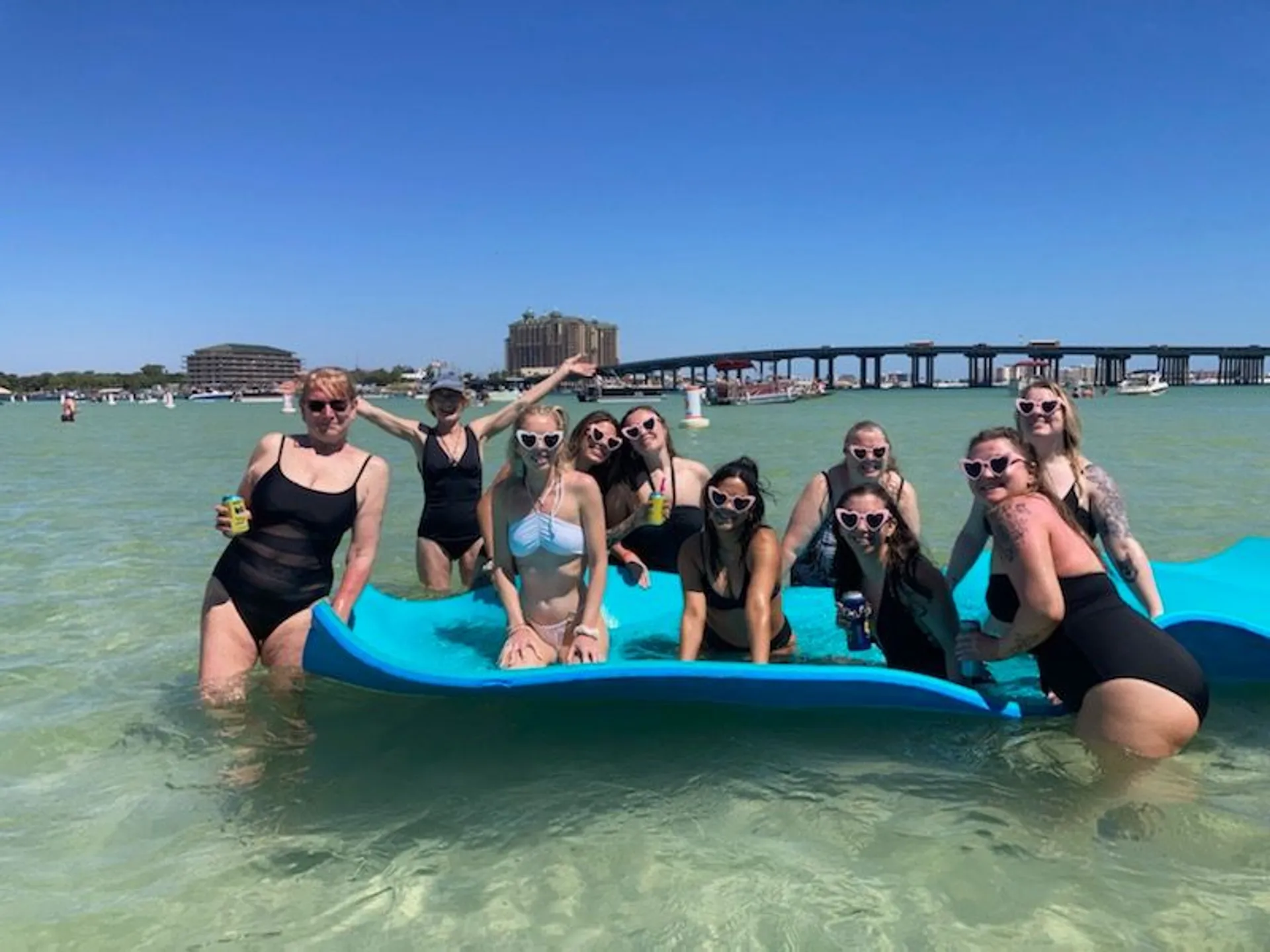 Pontoon Party!! For all gatherings (Paddleboard,Lily Pad, Inflatables)