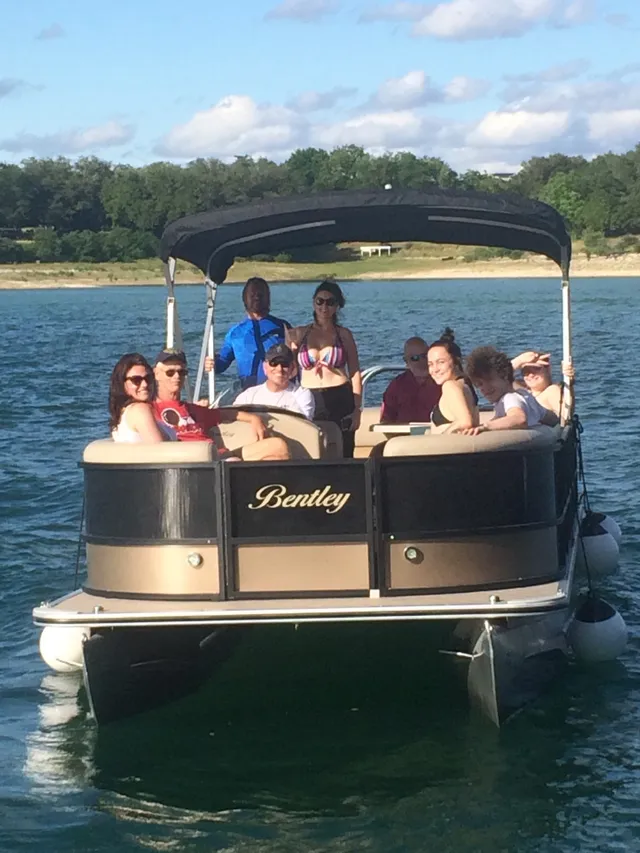 Rent a pontoon in Austin, TX near me