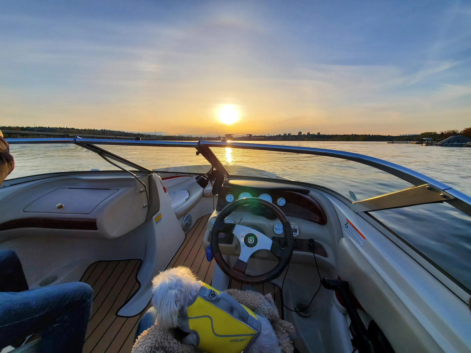 Fast and Fun 20' Glastron Bowrider on Lake Union/Lake Washington