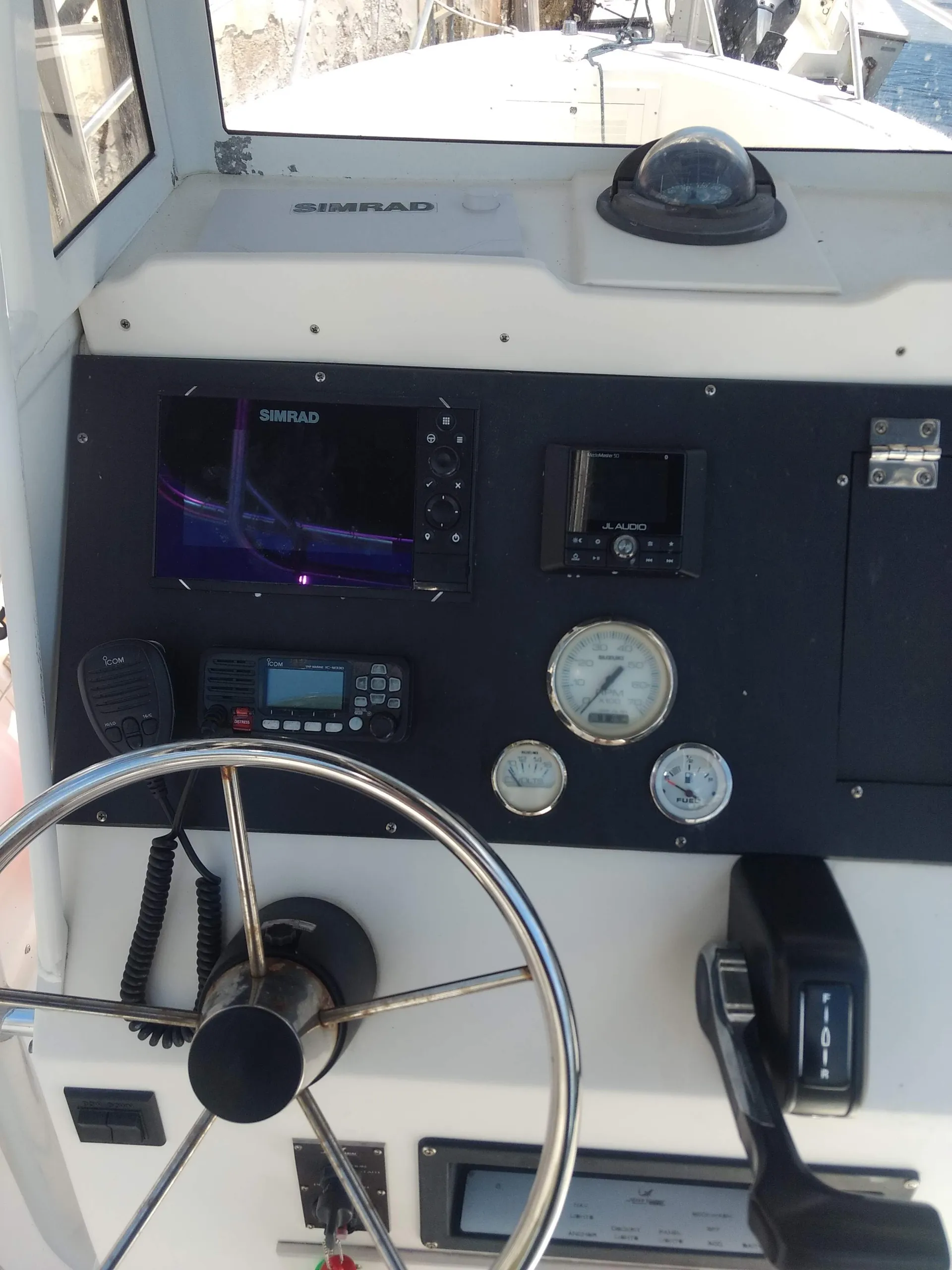 23 ft Center Console with 200 hp 4 Stroke