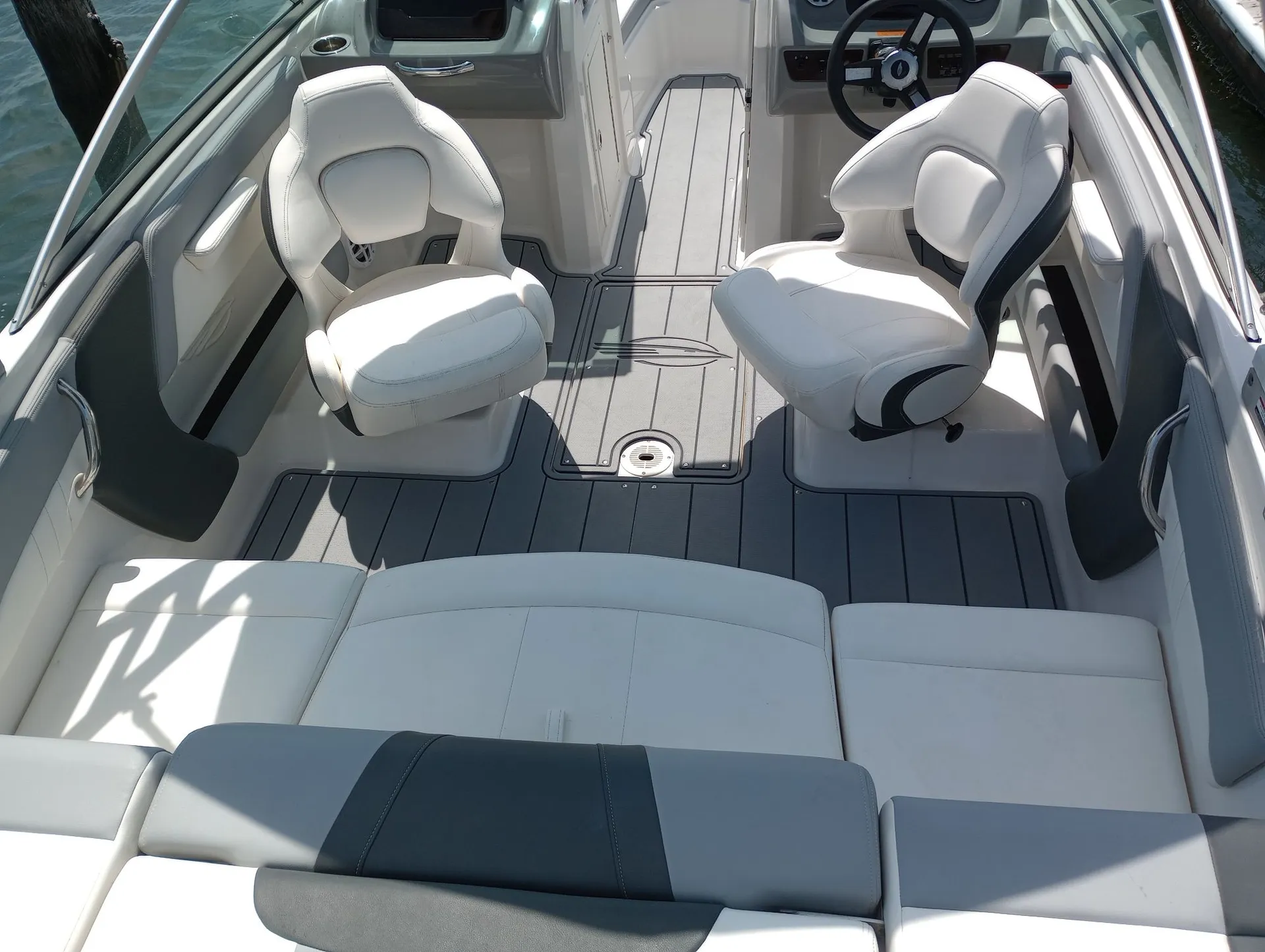 CHAPARRAL BOATS 21 SSI in Oceanside, NY — photo 10