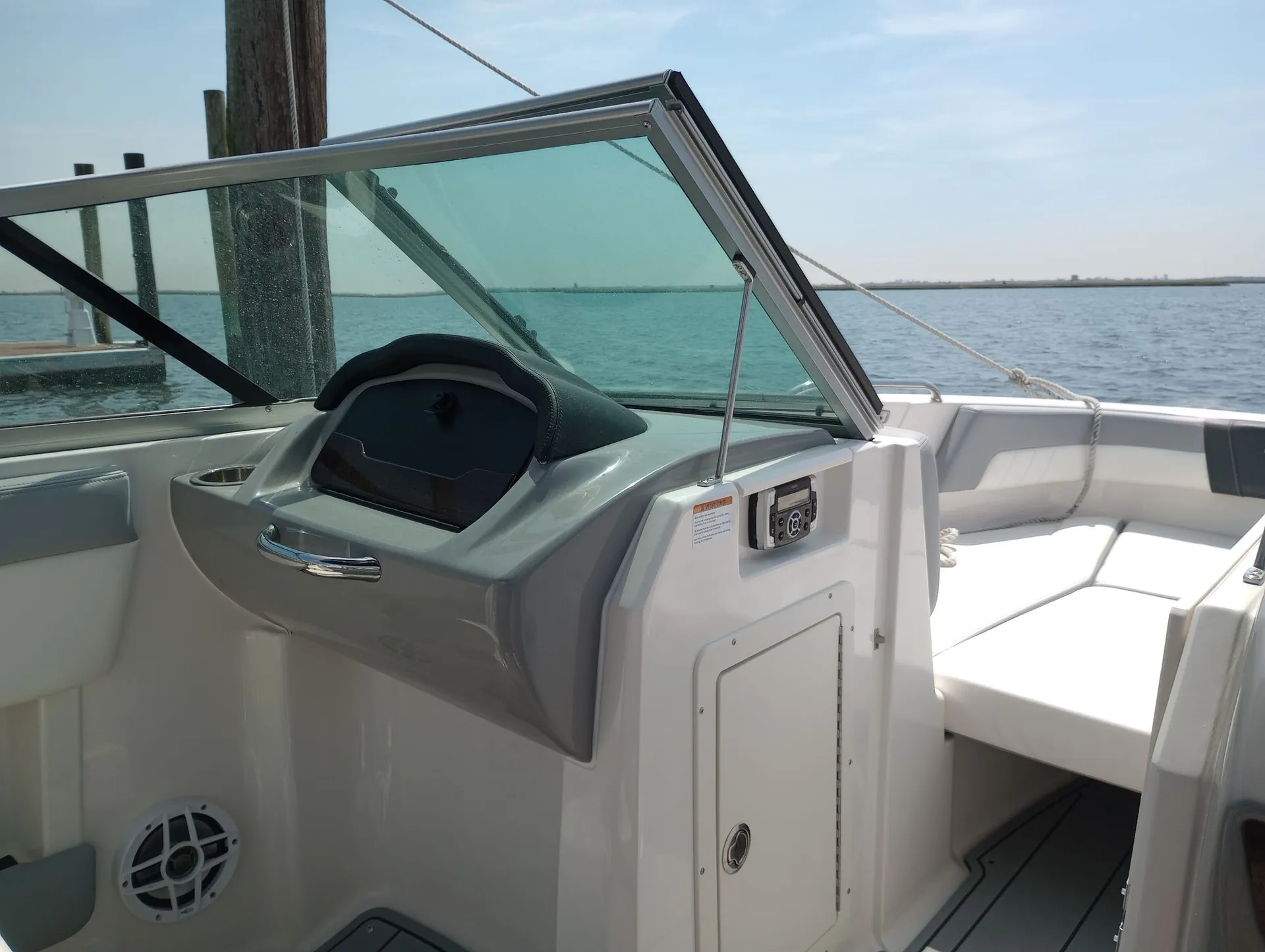 CHAPARRAL BOATS 21 SSI in Oceanside, NY — photo 8