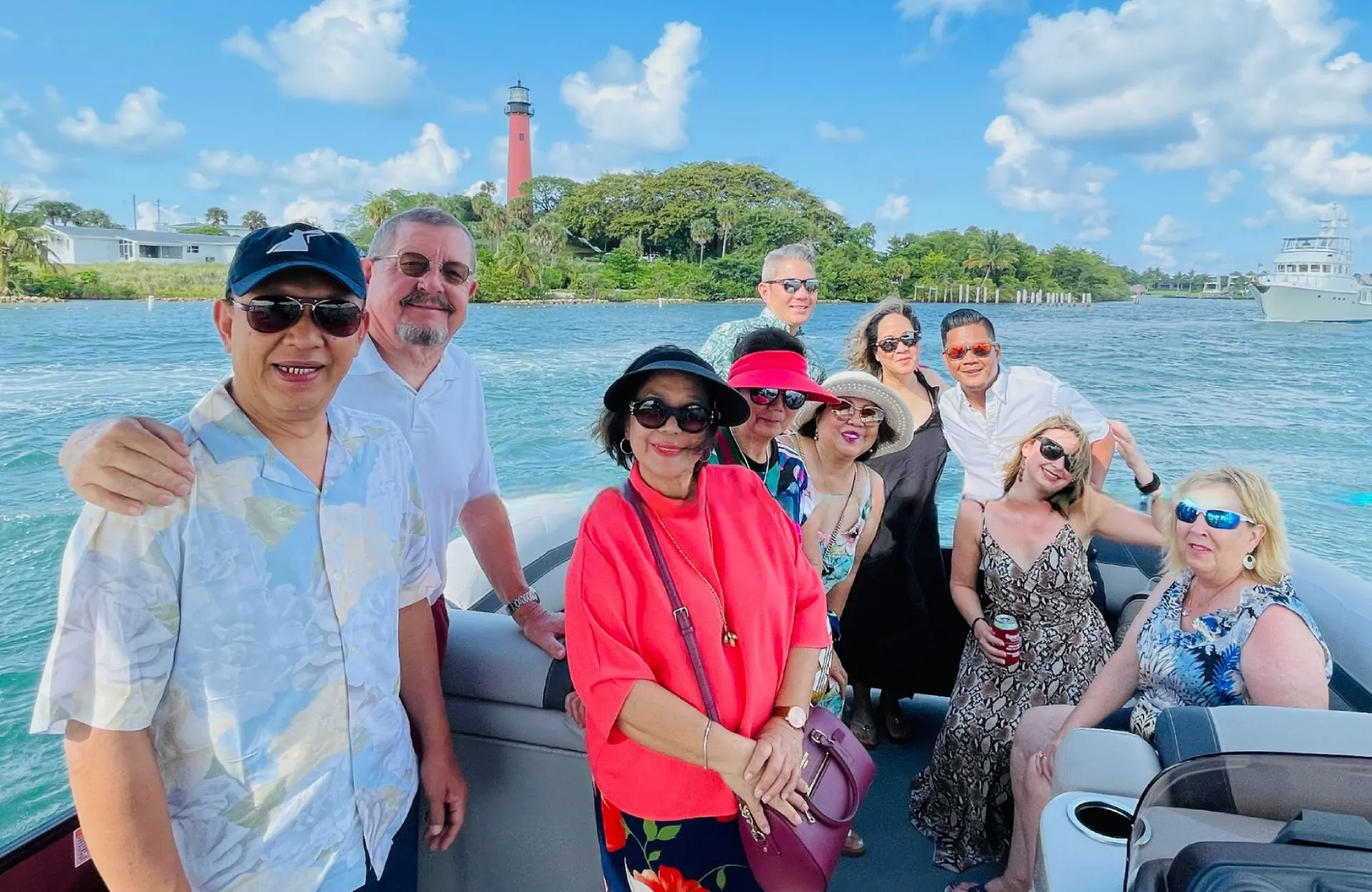 2023 25' Pontoon Boat w/ Sunbed and Dining Booth 