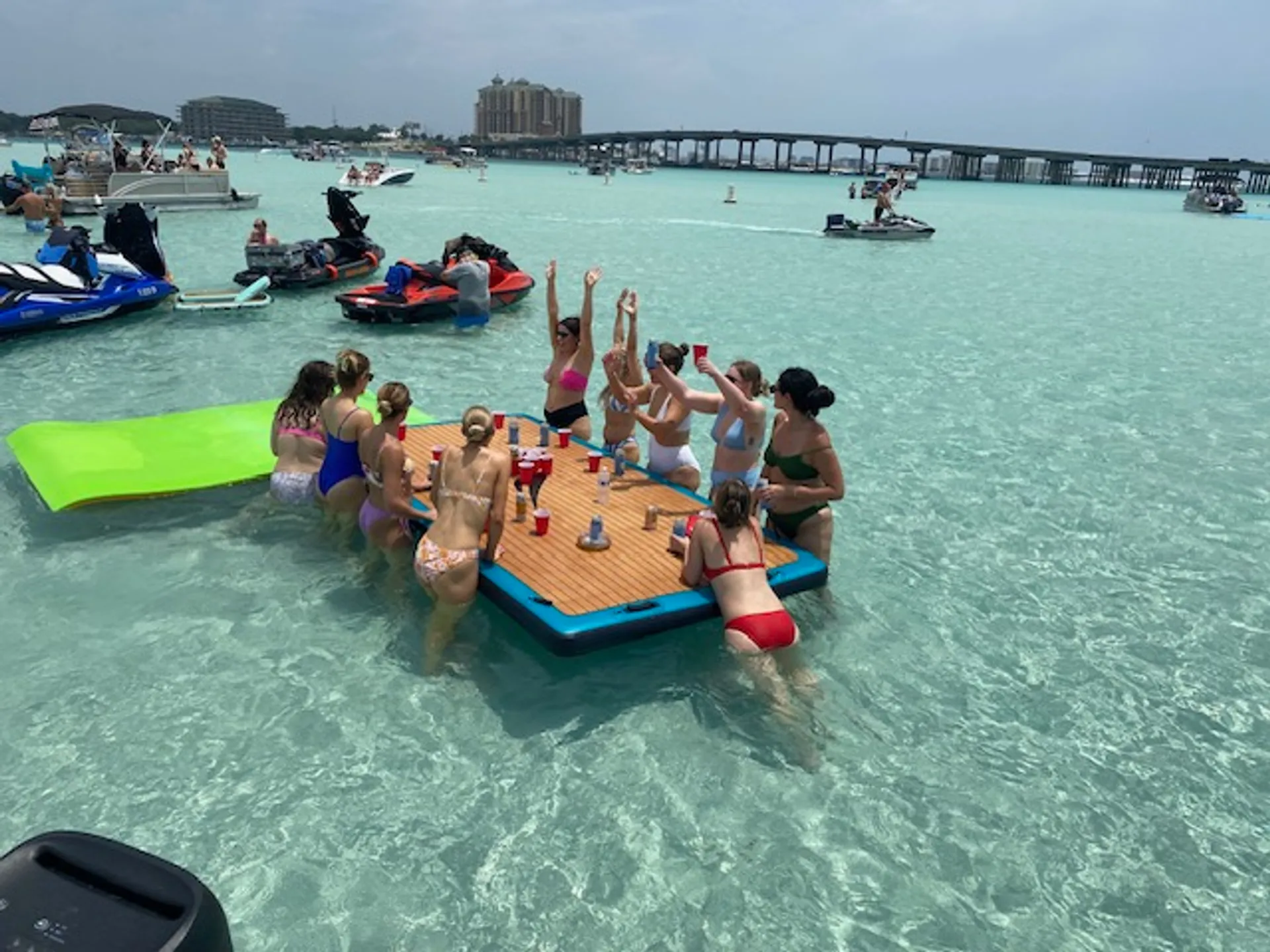 Tiki Themed Hula-Mama 30 ft pontoon 2slides 150 HP Fuel Included 