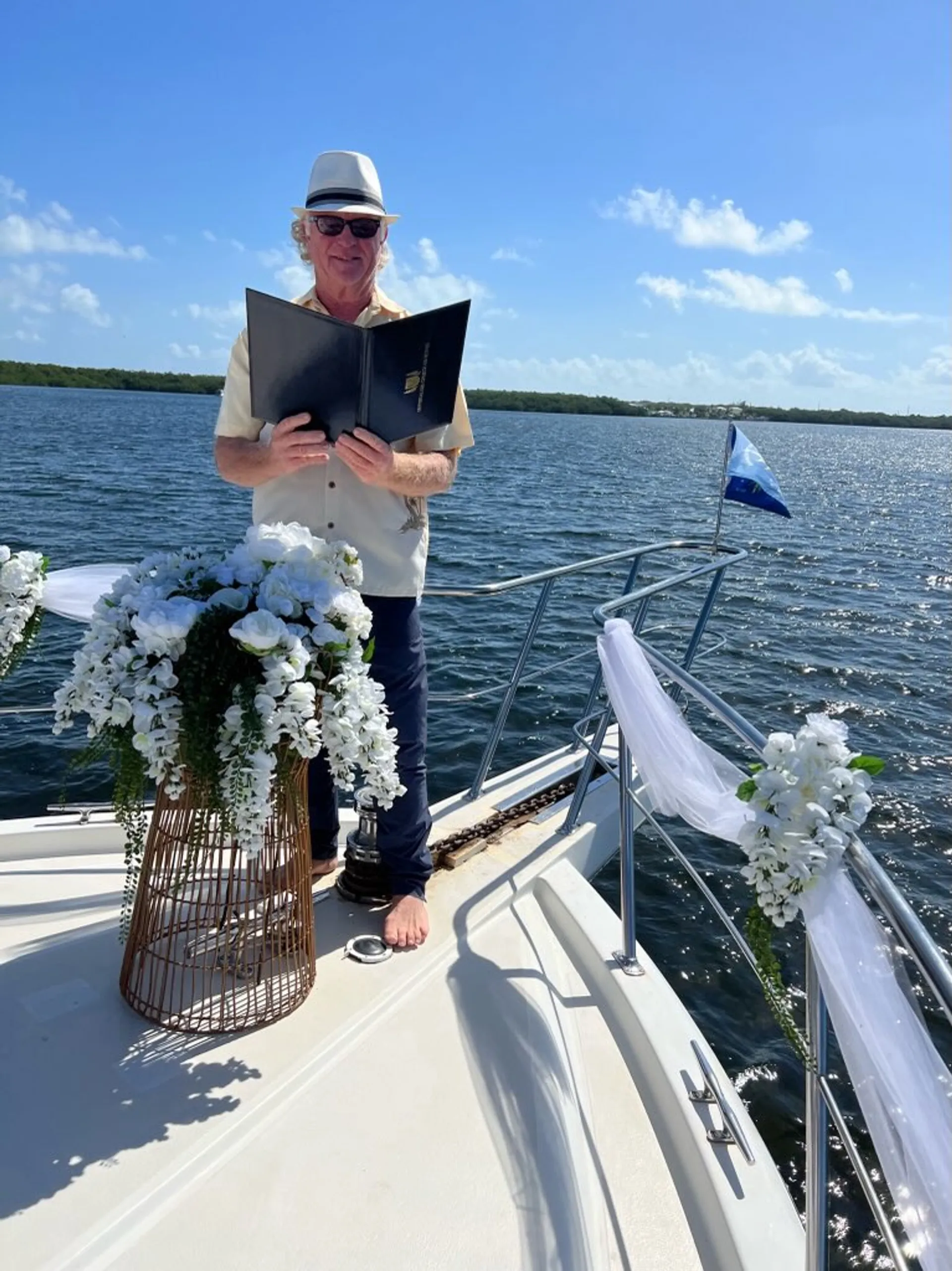 All inclusive yacht charter. Day and overnight trips available
