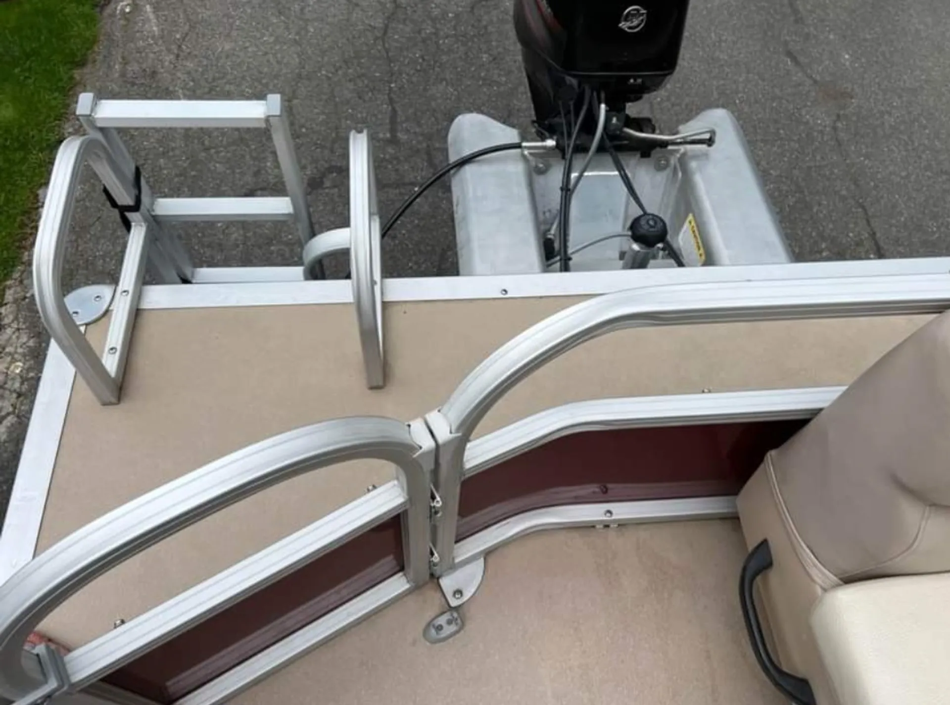 SUN TRACKER BY TRACKER MARINE PARTY BARGE 18 DLX W/40ELPT 4-S in Spokane, WA — photo 4