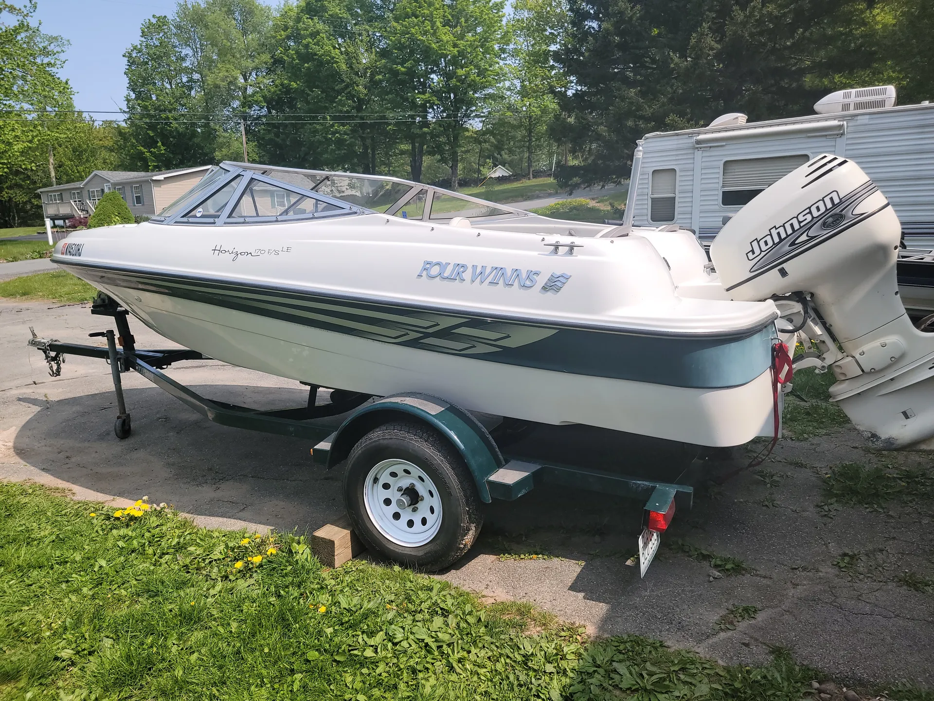 FOUR WINNS BOATS 170 HORIZON W/TRAILER in Liberty, NY — photo 2