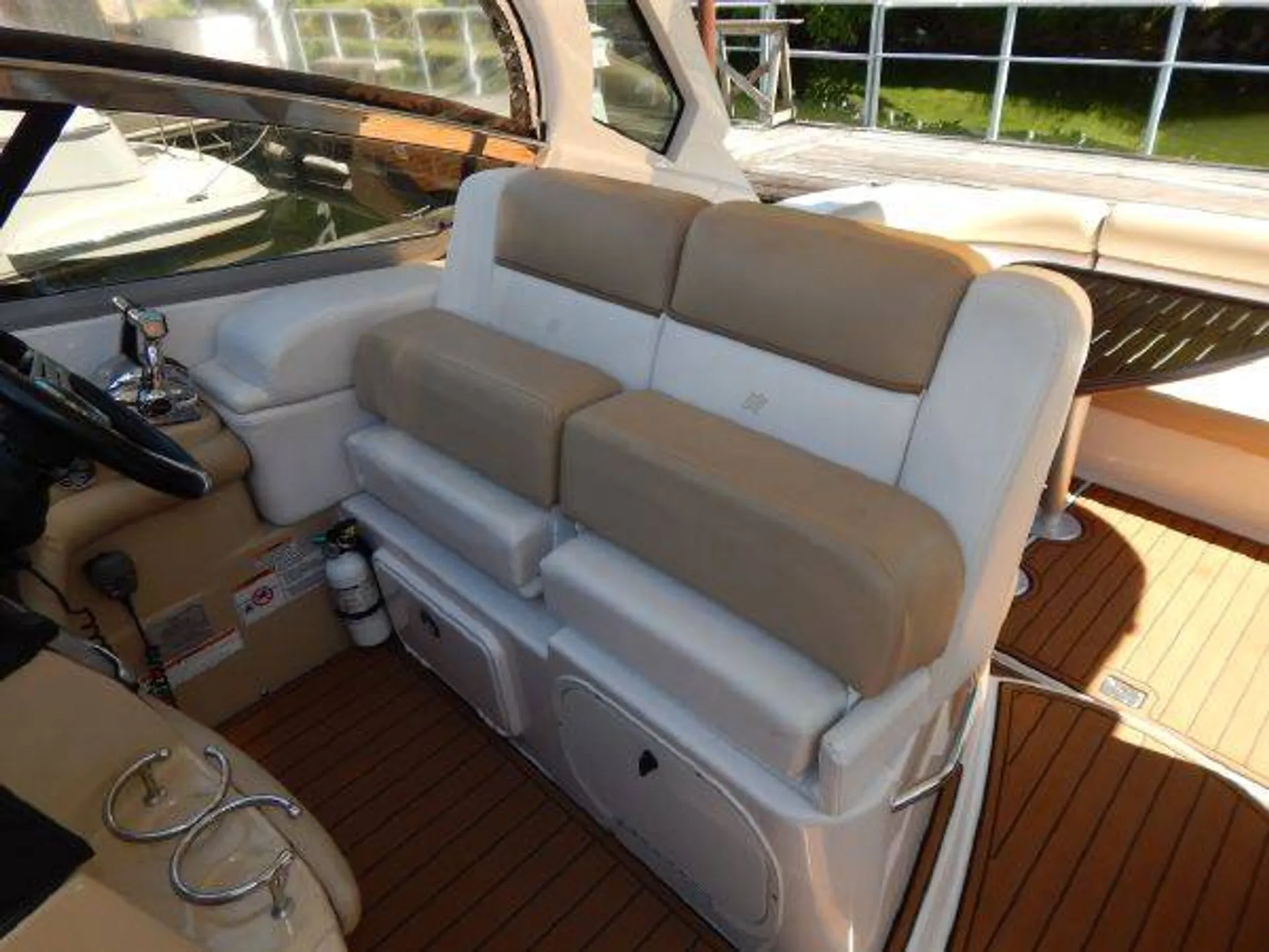 Four Winns Boats V375 Axius in Nashville, TN — photo 9