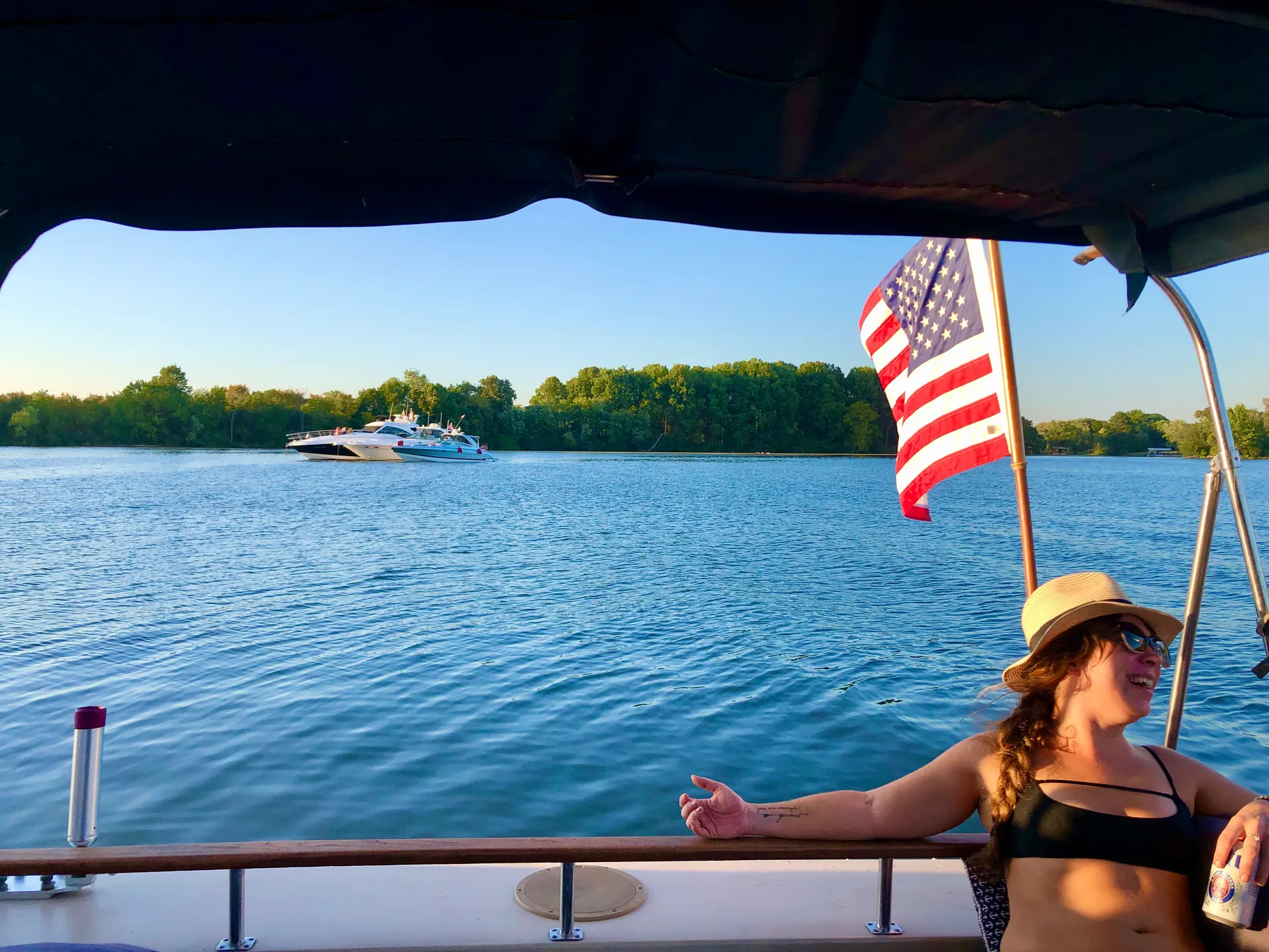 30' Sport Yacht. Come Live the Yacht Life!