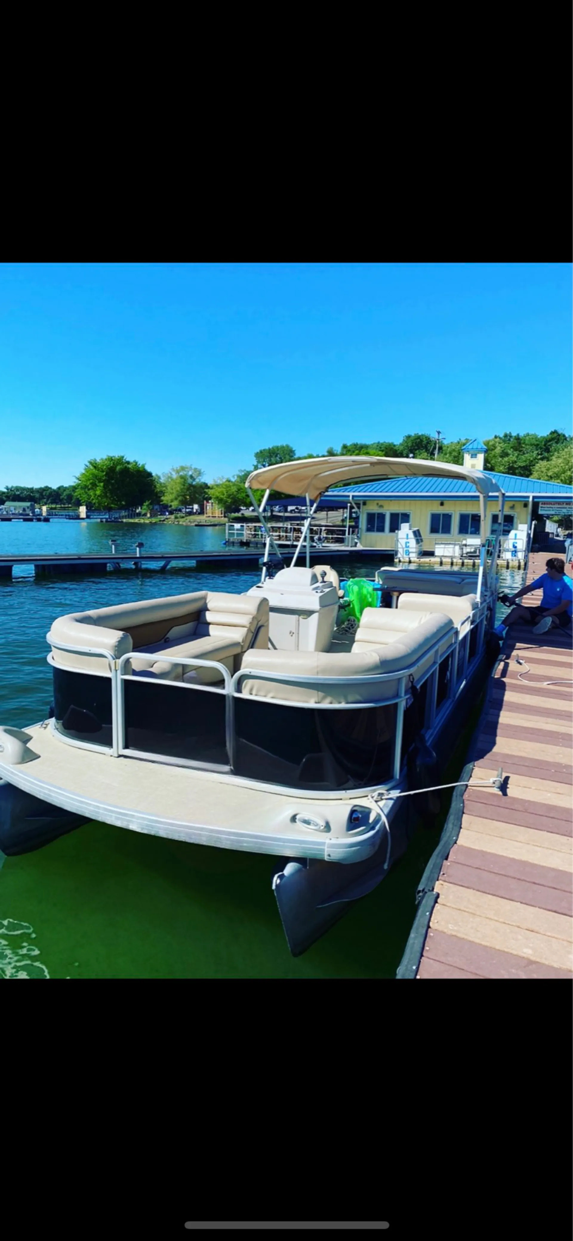 Godfrey Marine Aqua Patio 220 RS 4-Gate in Mt. Juliet, TN — photo 7