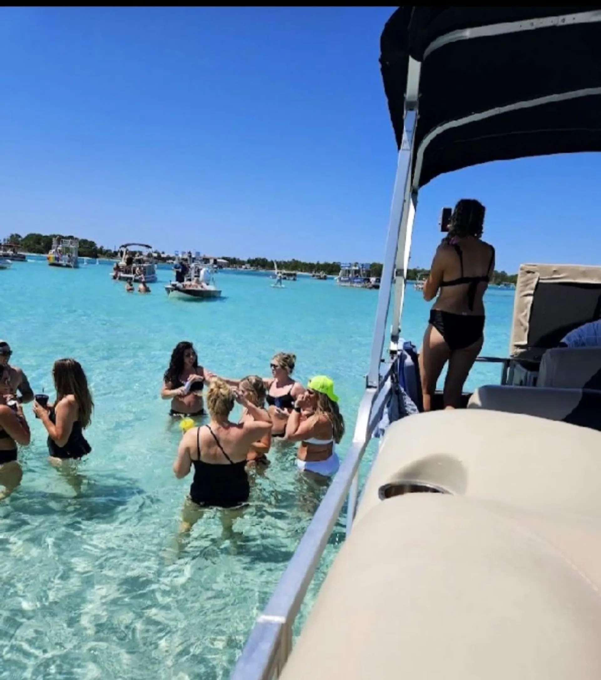 Pontoon Party!! For all gatherings (Paddleboard,Lily Pad, Inflatables)