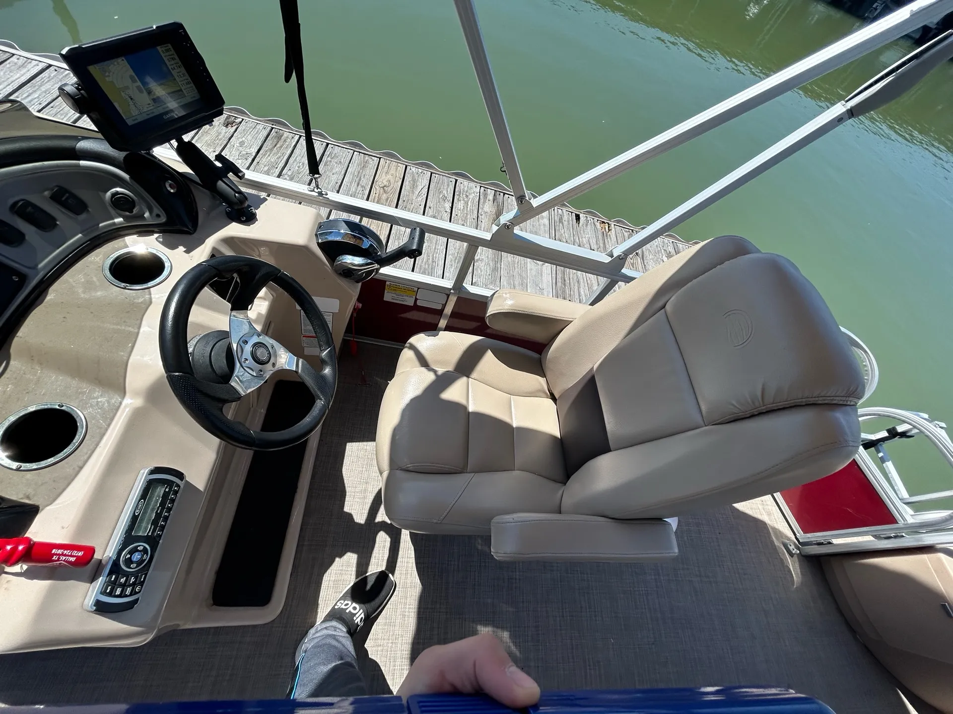 SUN TRACKER BY TRACKER MARINE FISHIN' BARGE 20 DLX W/90ELPT 4-S in Rockwall, TX — photo 2