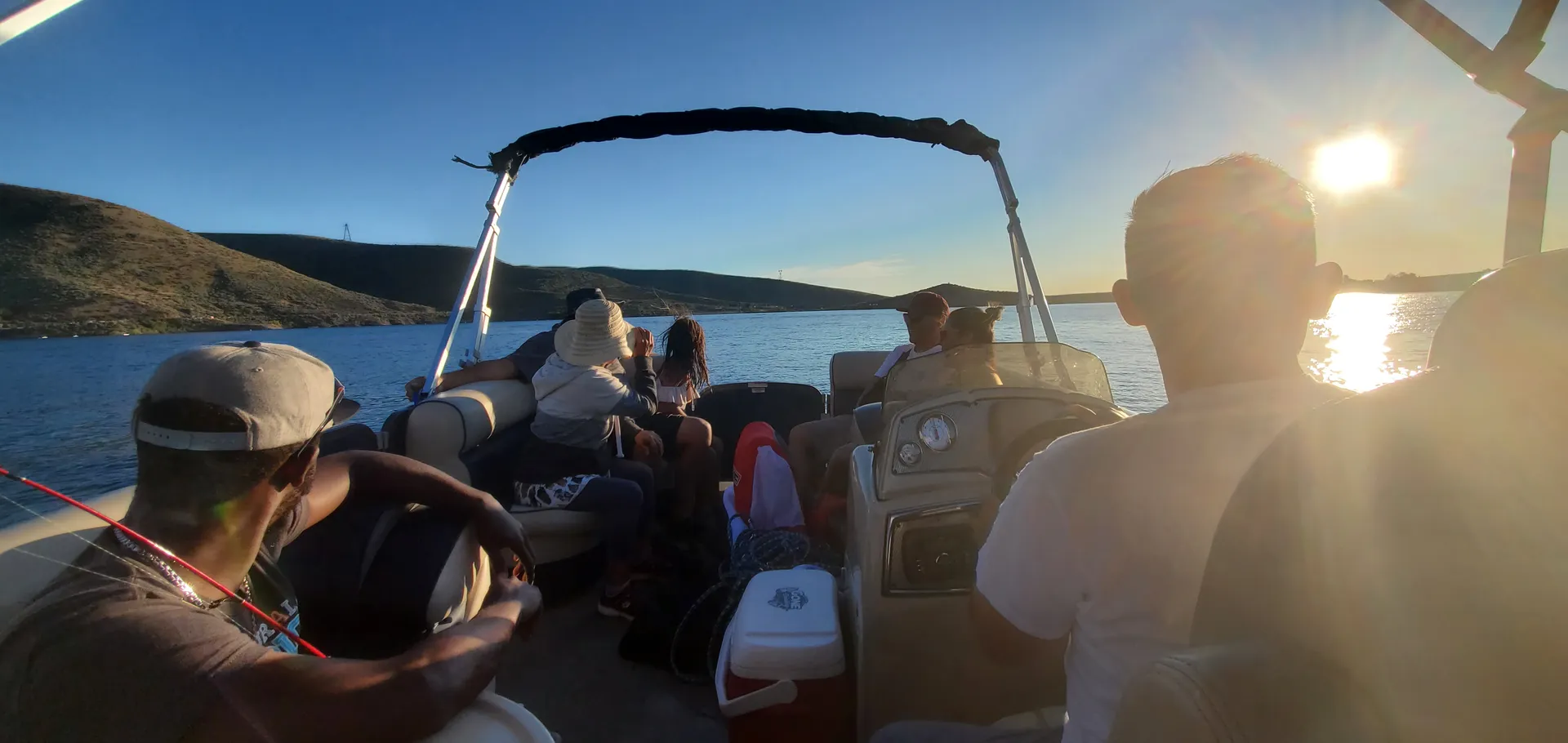 Don't worry we will dock it for you! Premier Gemini Tritoon Gas Inclu