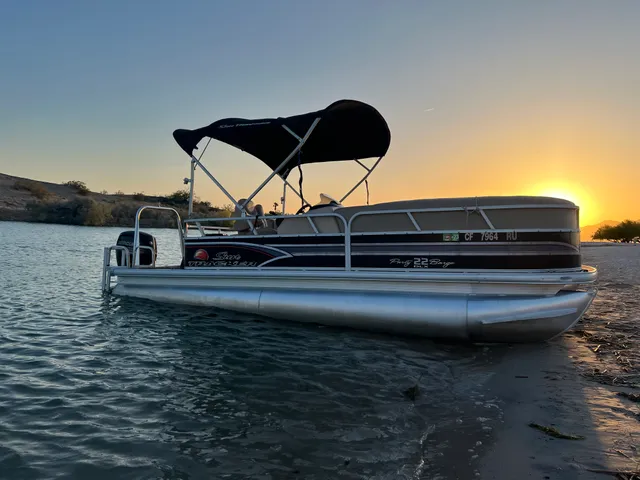 Rent a SUN TRACKER BY TRACKER MARINE pontoon in Lake Havasu City, AZ near me