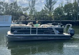 Brand new 23ft Starcraft Pontoon Boat
