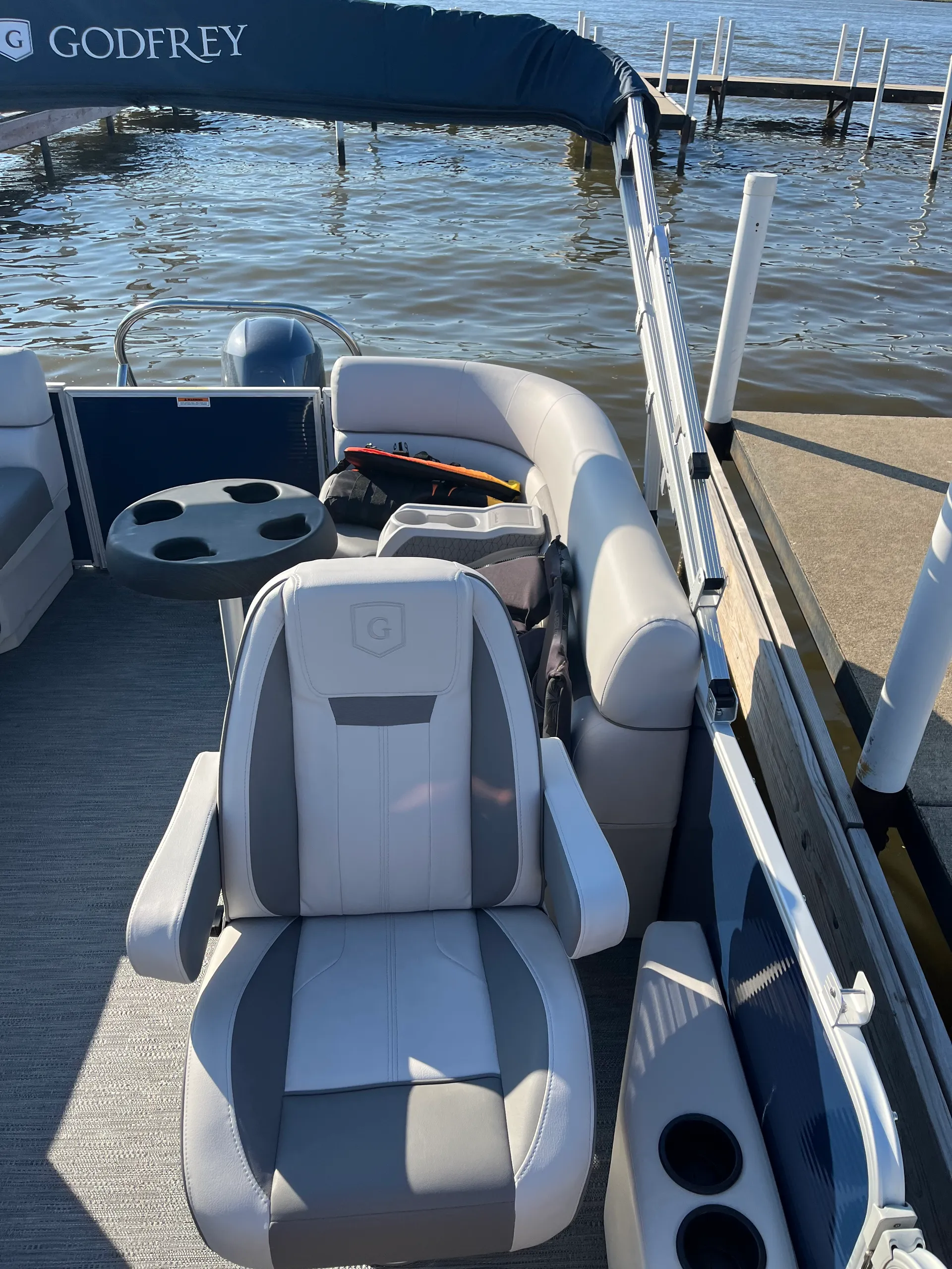 2023 Sweetwater Pontoon w/ 115 HP Yamaha. Multi-Day bookings available