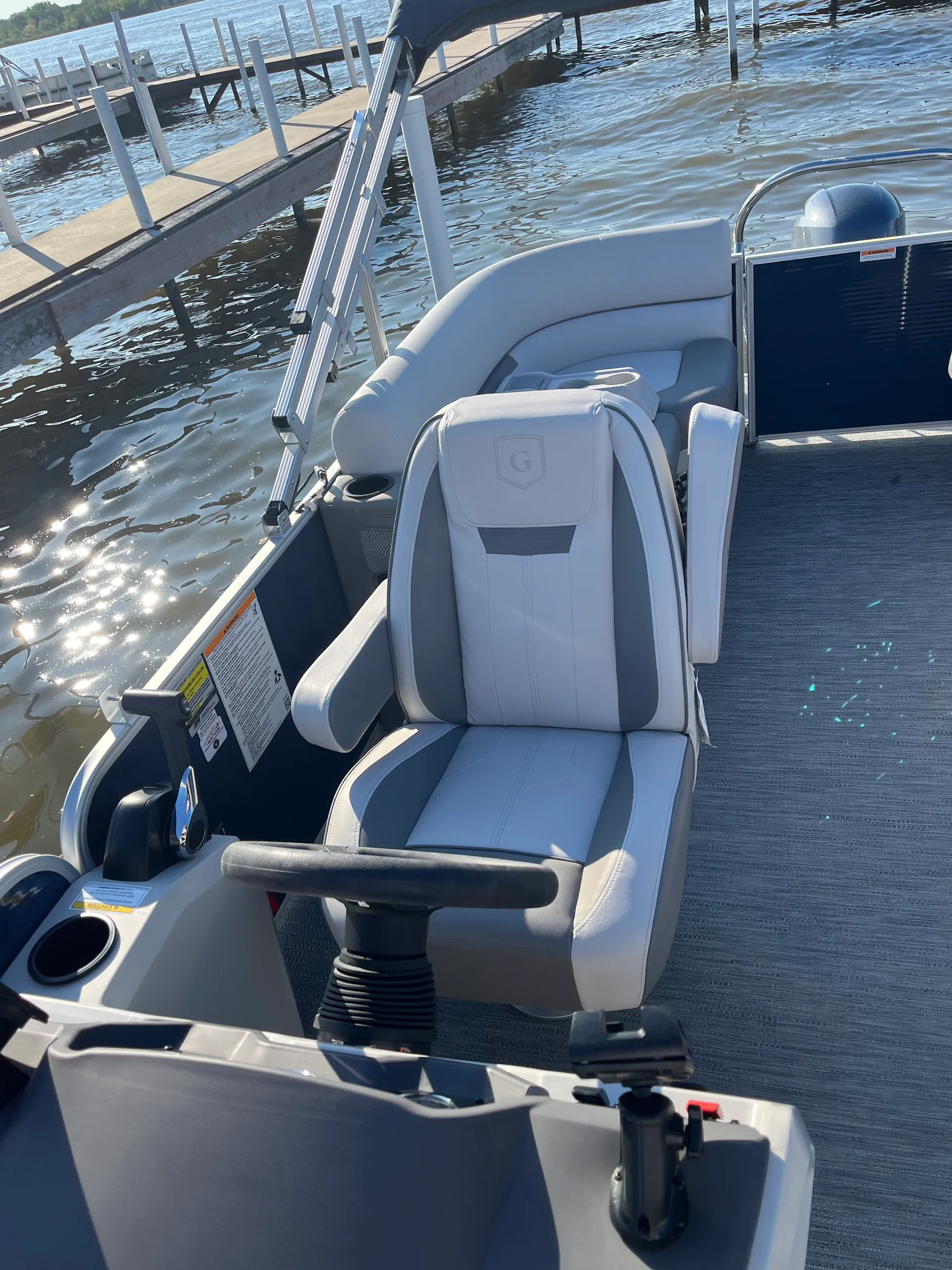 2023 Sweetwater Pontoon w/ 115 HP Yamaha. Multi-Day bookings available