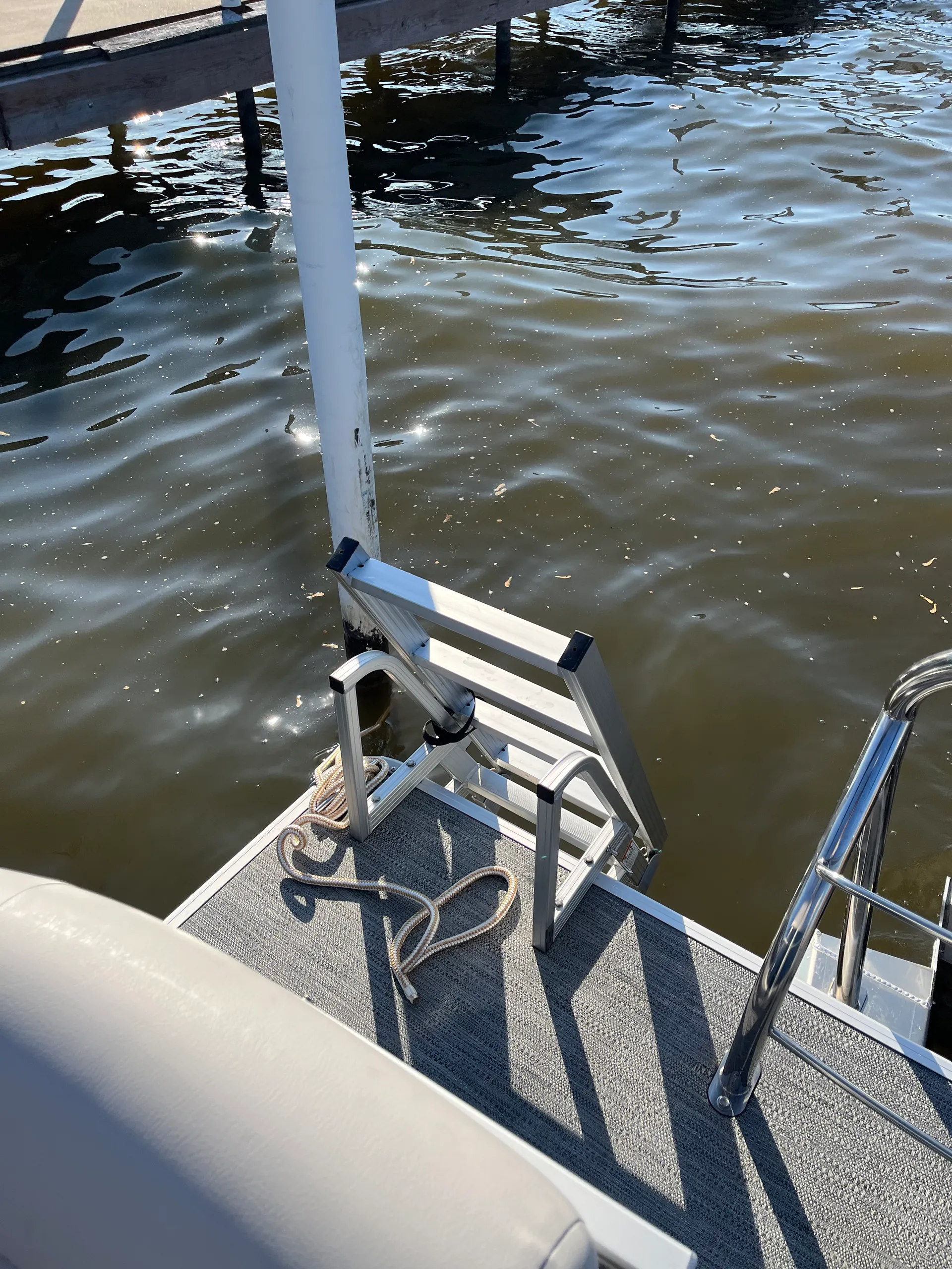 2023 Sweetwater Pontoon w/ 115 HP Yamaha. Multi-Day bookings available