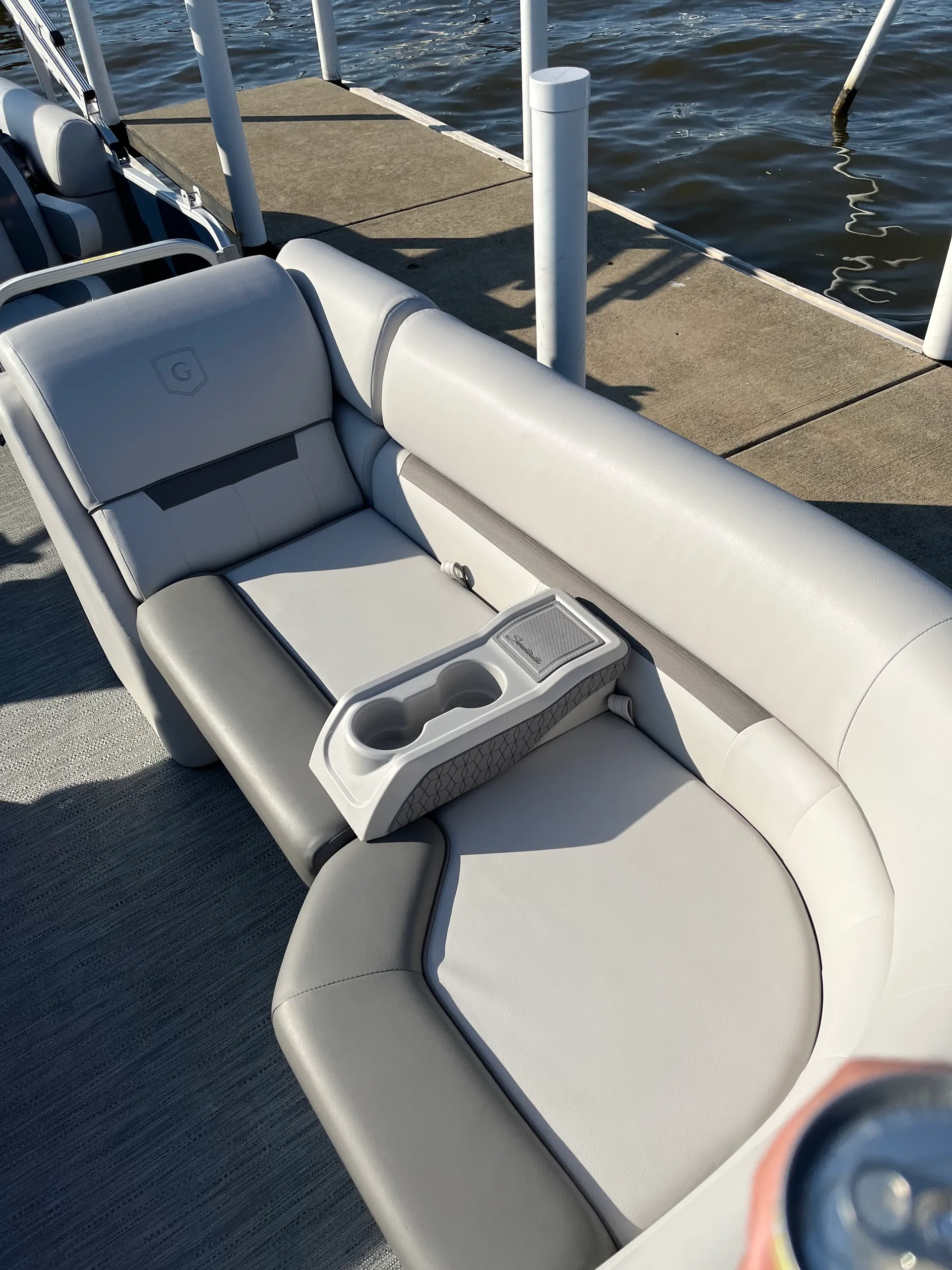 2023 Sweetwater Pontoon w/ 115 HP Yamaha. Multi-Day bookings available