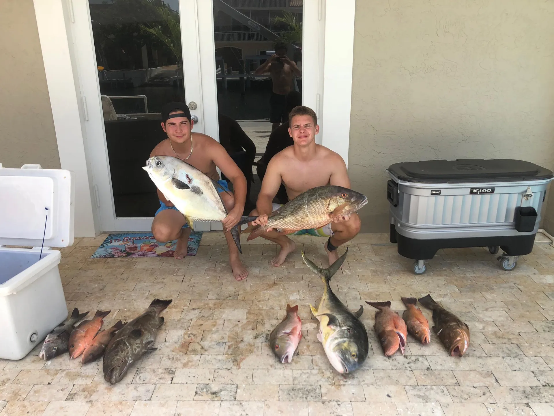 Explore the Stunning Waters of the Florida Keys Aboard Our 31’ Contend