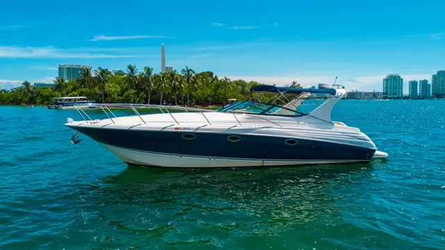 Rent a Larson Boats cruiser in Miami, FL near me