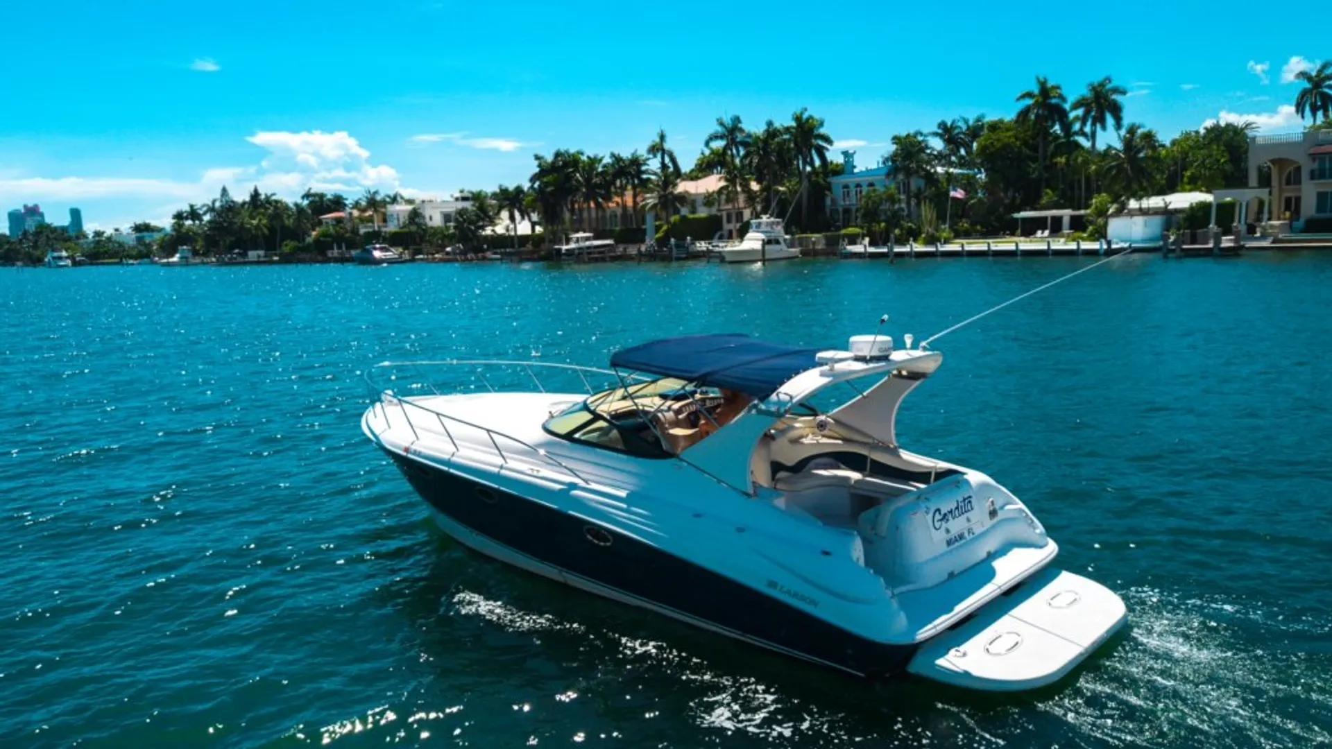 Larson Boats 370 Cabrio Mid-Cabin in Miami, FL — photo 4