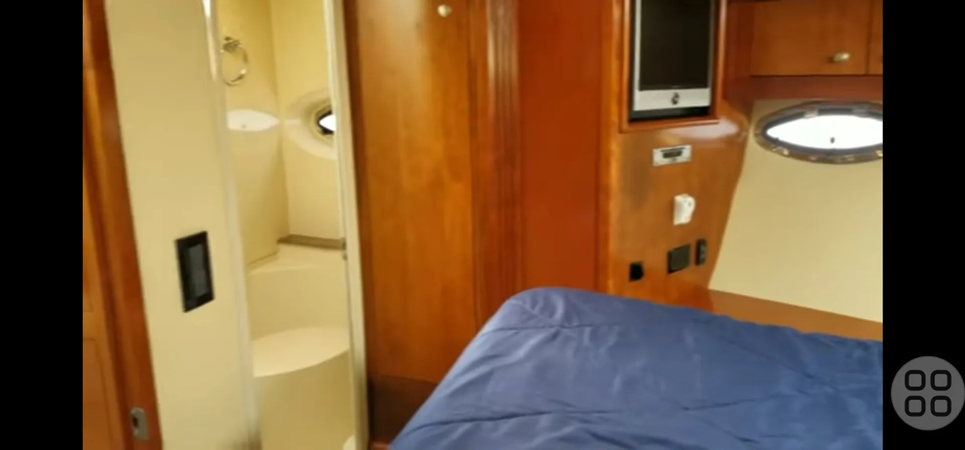 Yachts of Fun Motoryacht in the Sun