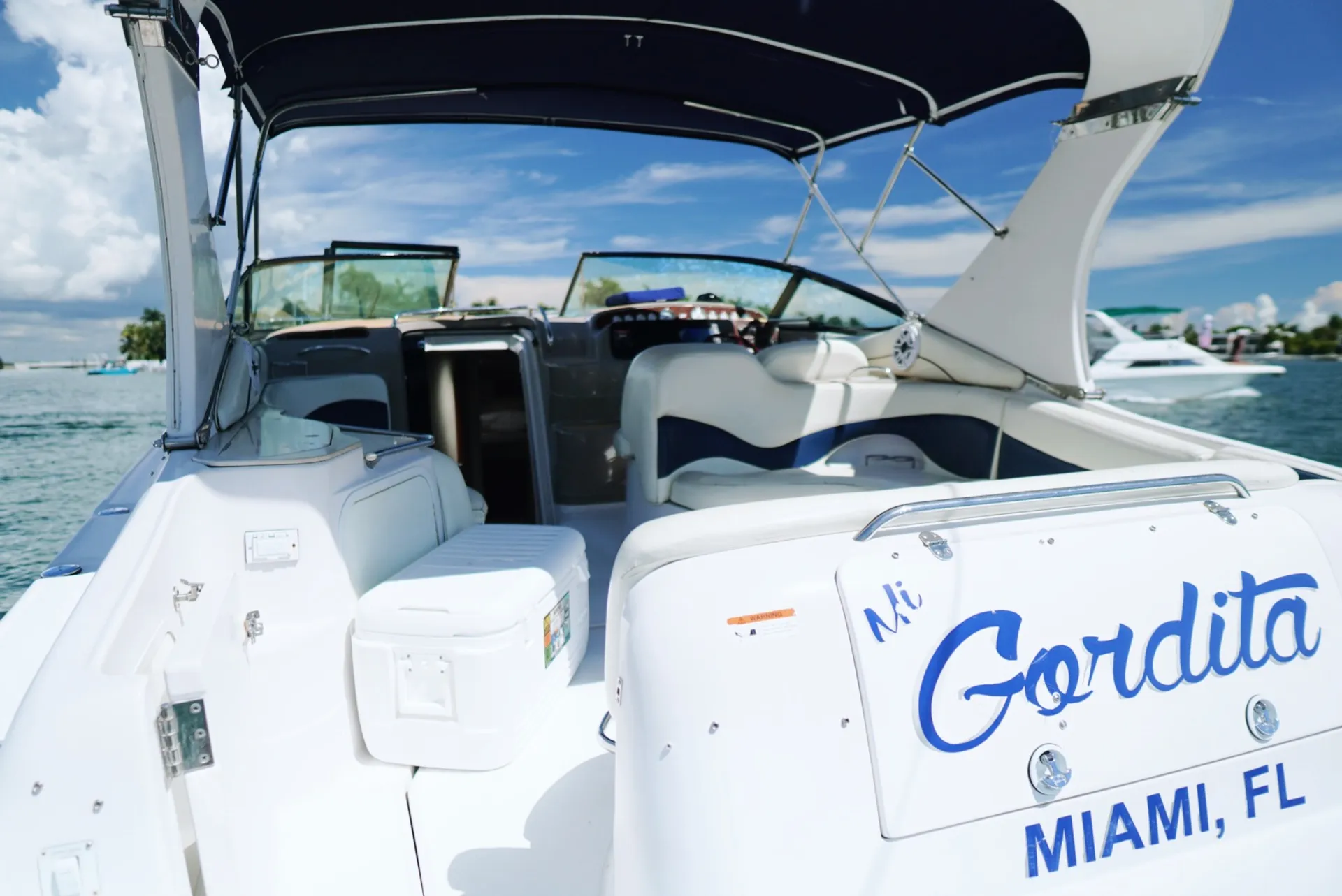 Larson Boats 370 Cabrio Mid-Cabin in Miami, FL — photo 3