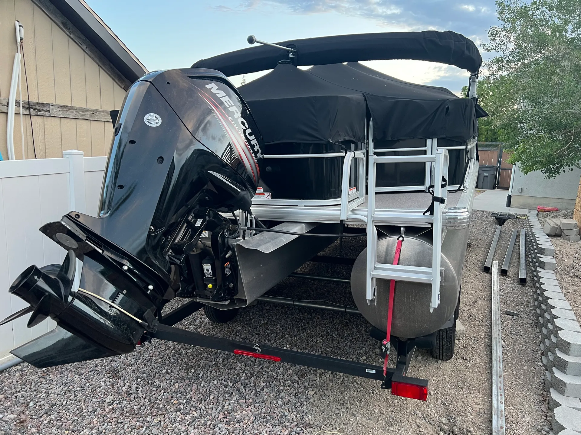 Pontoon Boat. 20 foot, 90 horse. Multi-day discount!