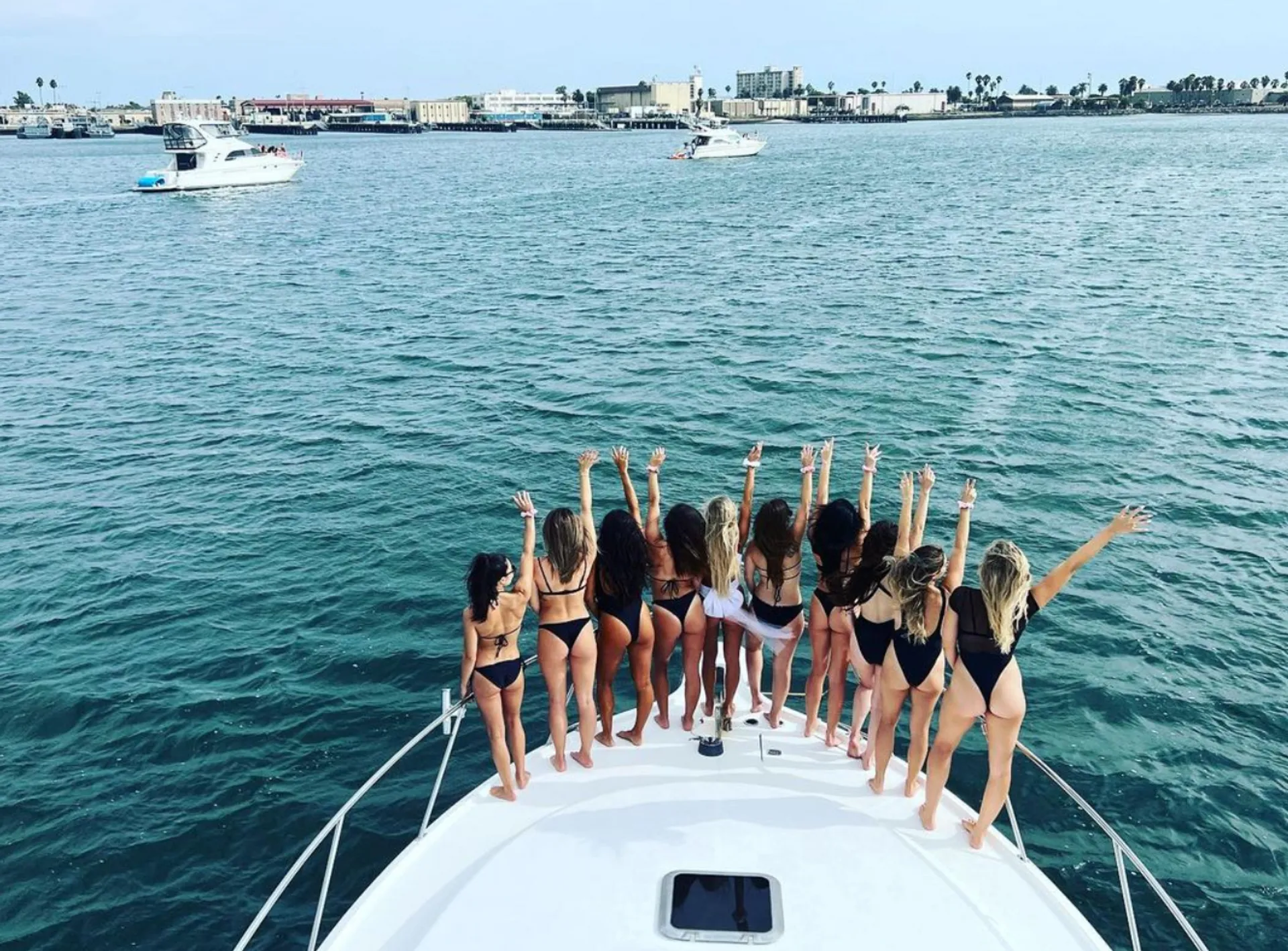 Chillest Party Yacht 🎵🍹🍸🥂🍾🛥️👙🏝️in SD Bay Up To 12ppl $300/hr