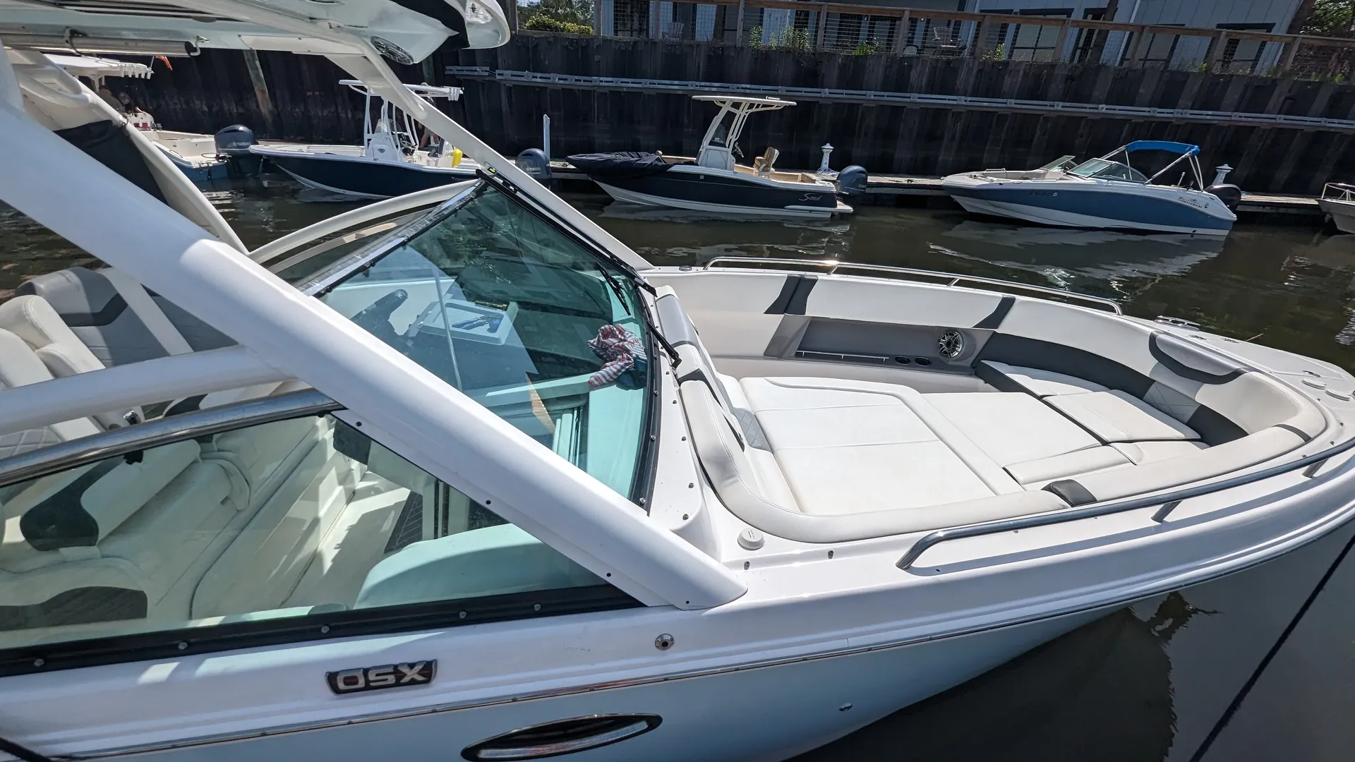 Luxury 31ft Yacht – Perfect for Bachelorette Parties & Entertaining