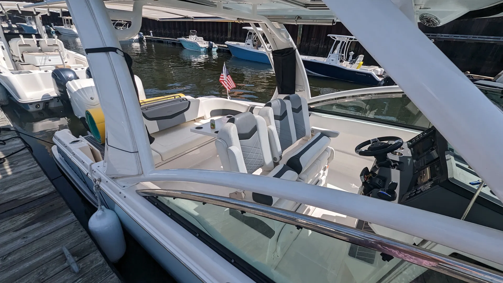 Luxury 31ft Yacht – Perfect for Bachelorette Parties & Entertaining