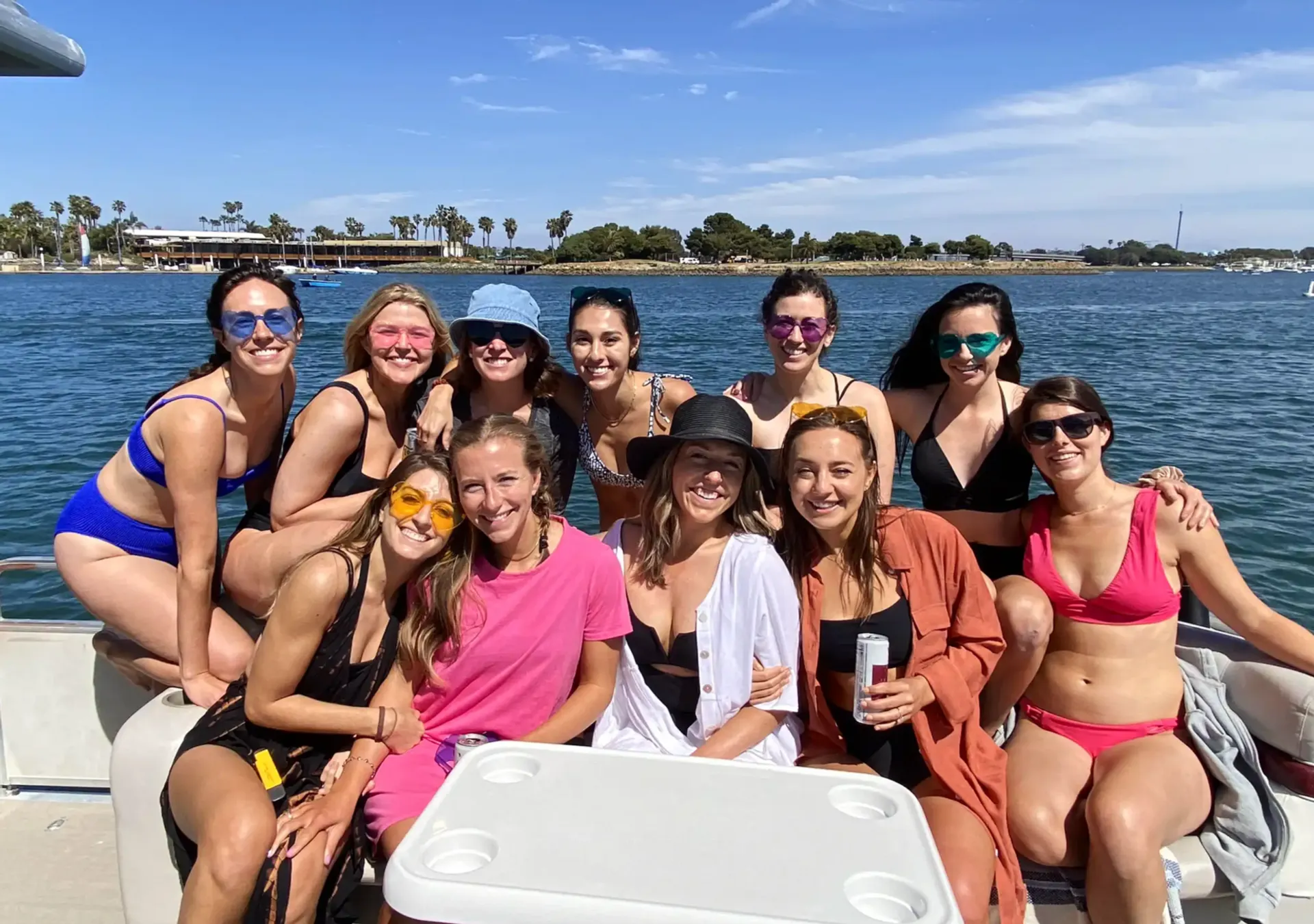 Chill 30' Deck Boat, Water Toys, BYOB 🍹🍸🥂🍾👙🏝️, includes Captain