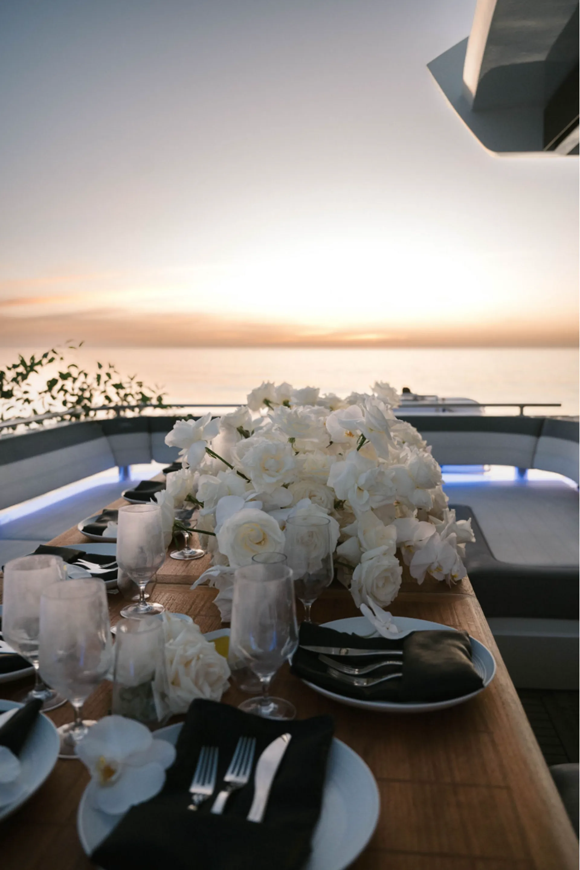 ✰TIME 4 U: 2020 72ft Yacht  Flybridge w/ Bar, Water Toys, &amp; Concierge✰