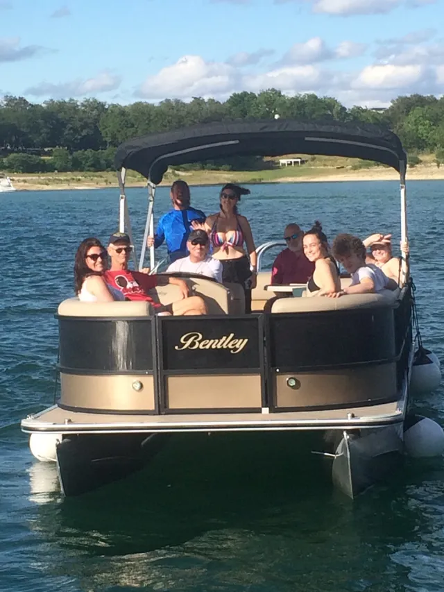 Rent a ENCORE BENTLEY pontoon in Austin, TX near me