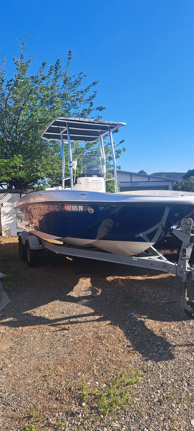 Rent a BAYLINER center console in Wildomar, CA near me