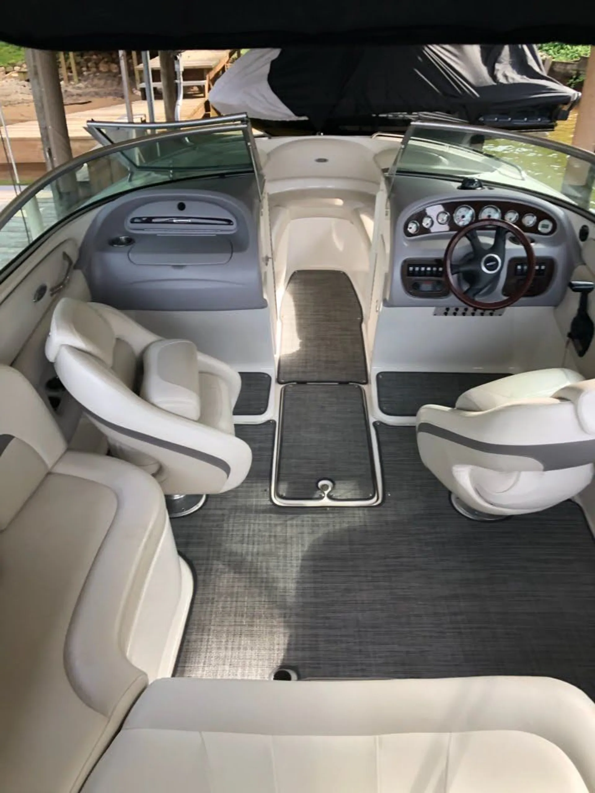 Chaparral Boats 220 SSi in Raleigh, NC — photo 8