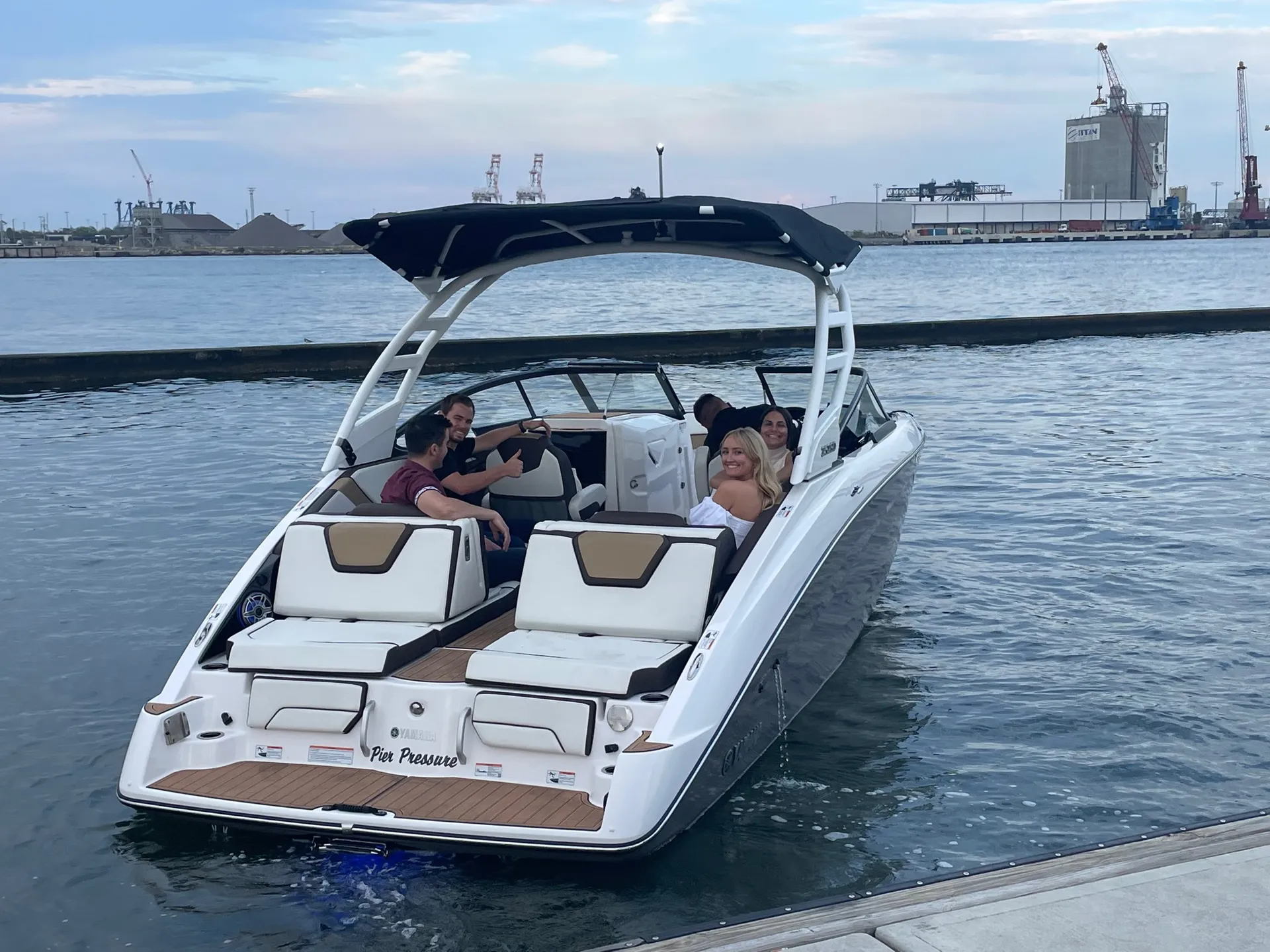 Tampa’s finest. “Pier Pressure” 25’ Yamaha Jet Boat