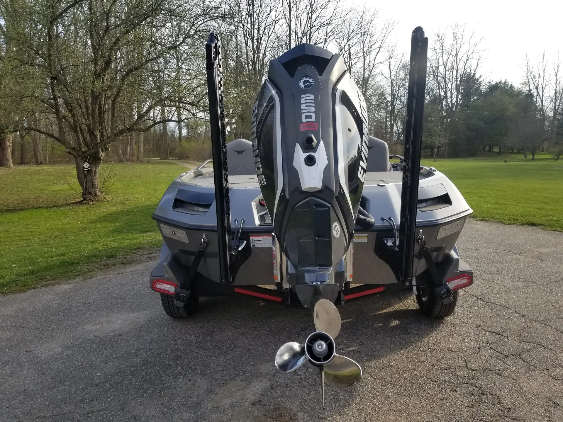 Vexus VX21Bass Boat (Tournament Ready)