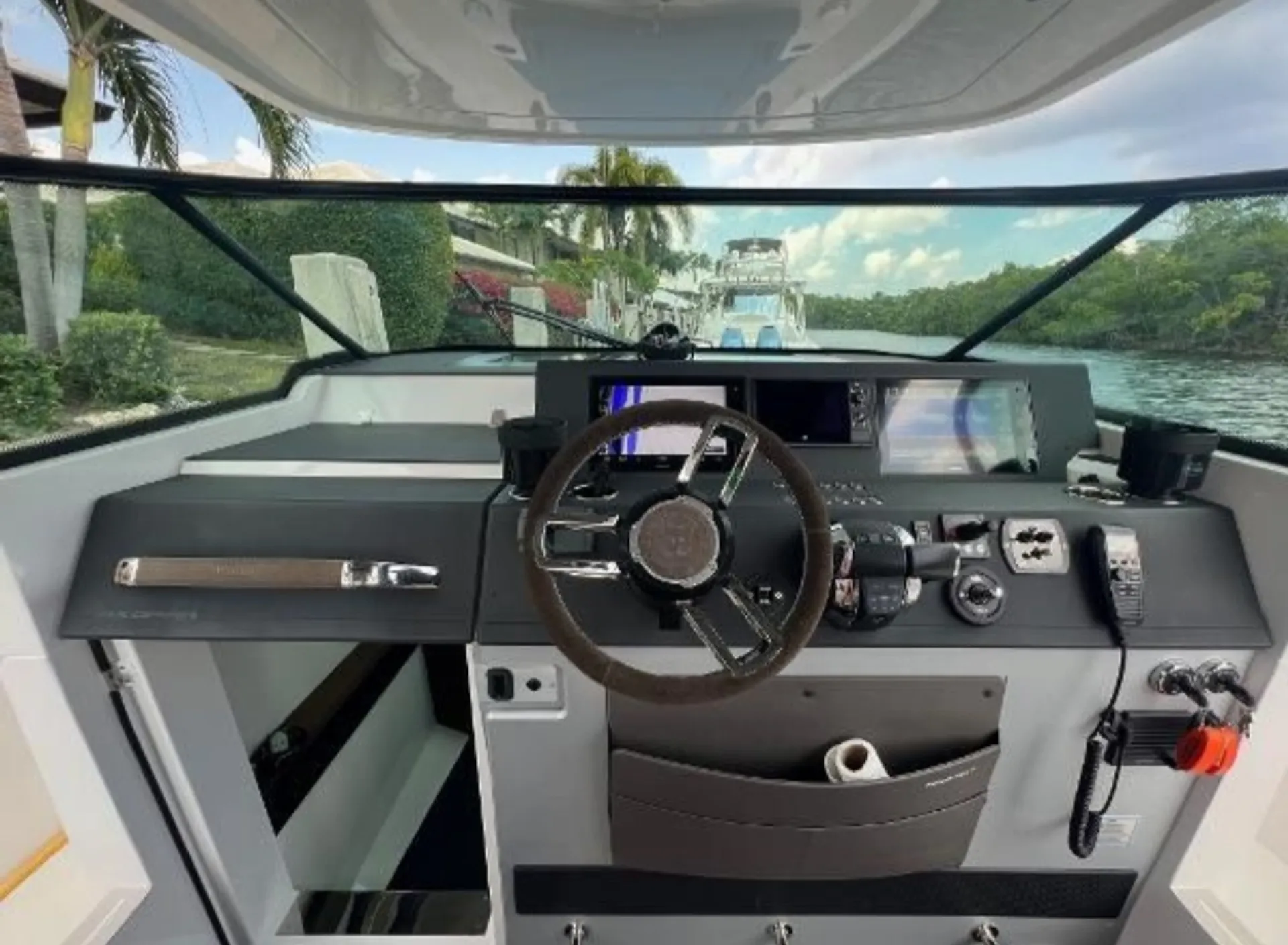 Luxury Axopar 37 Sun Top up to 13 guests! Restroom on board!