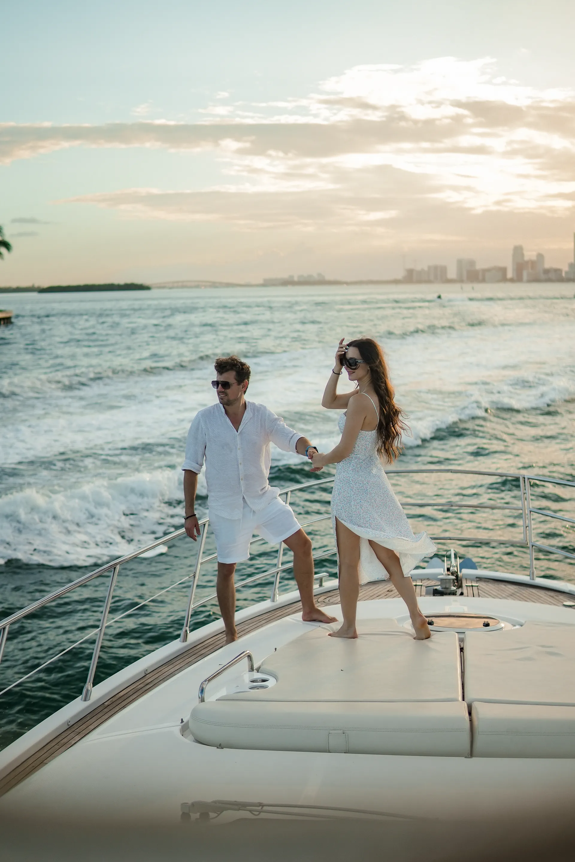 64ft Azimut Flybridge Luxury Yacht – Miami
