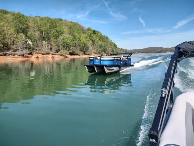 Rent a Misty Harbor pontoon in LaFollette, TN near me