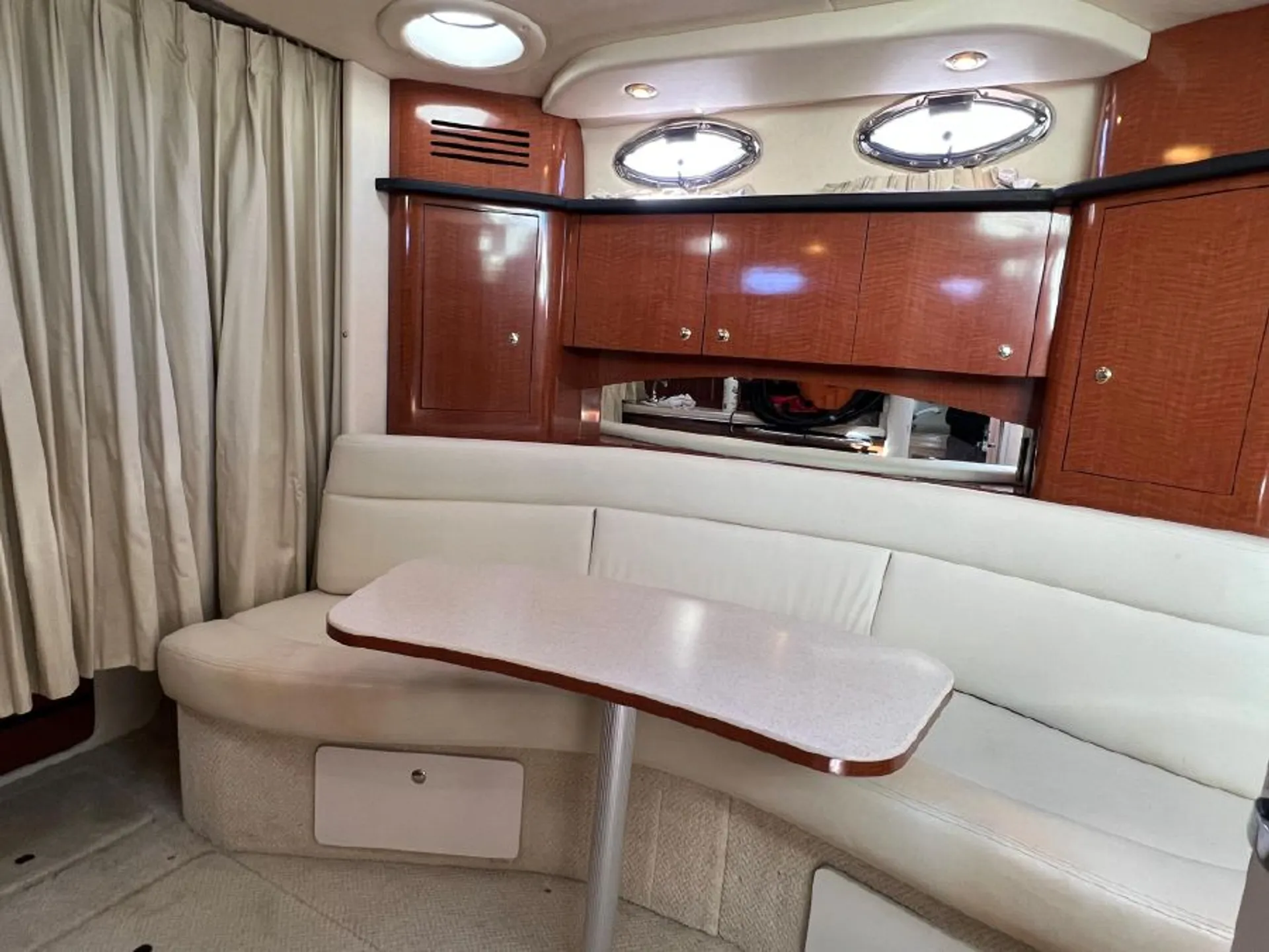 Luxury Yacht, Playpen, River cruises up to 13. Captain included!